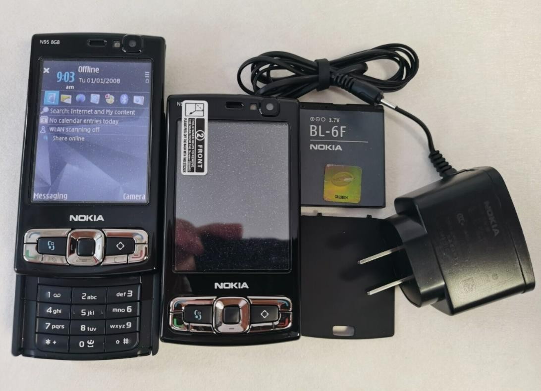 Unlocked Classic NOKIA N95 8GB Mobile Phone 3G 5MP Wifi GPS 2.8”Screen GSM