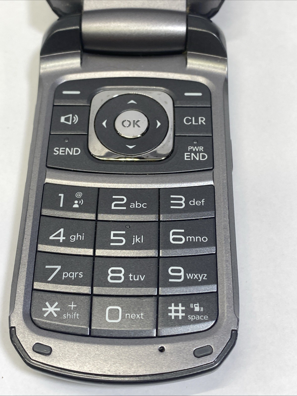 2 LG VX5600 MPP Accolade GRAY Wireless Flip Cell Phones Plug Cord 1.3MP Tested