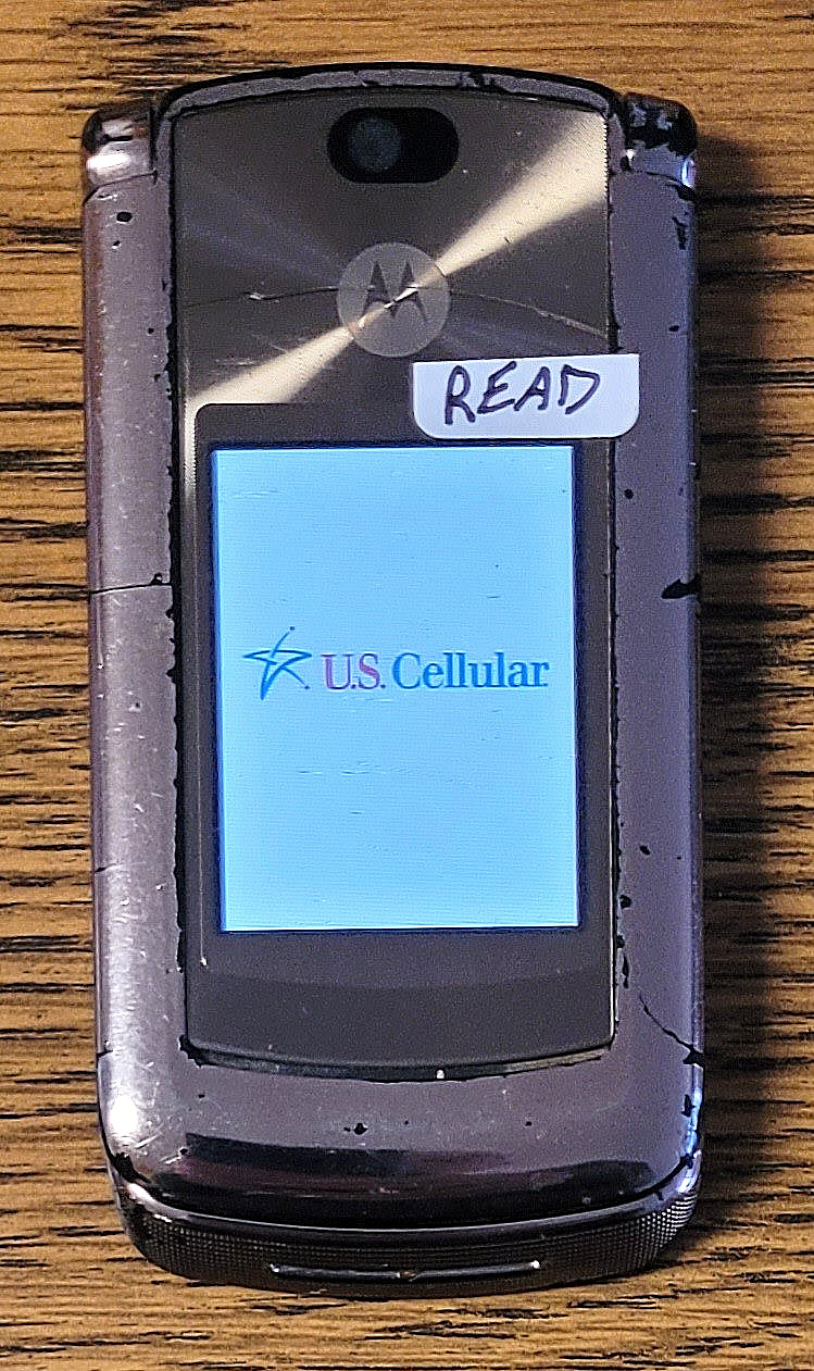 Motorola RAZR2 V9m – Gold ( U.S. Cellular ) CDMA Phone – READ / Super Rare Color