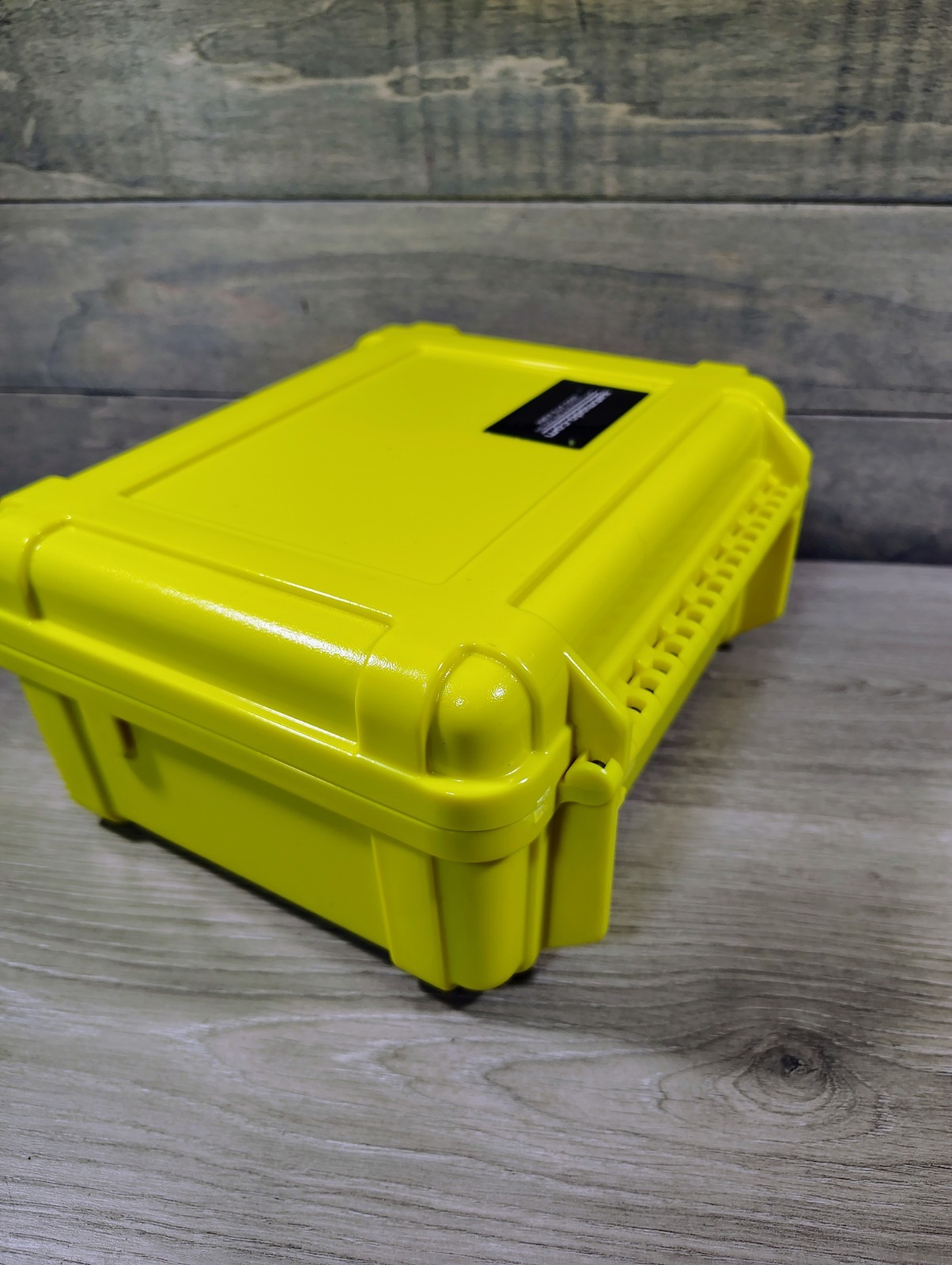 Iridium 9575 Extreme Satellite Phone Yellow Global Kit