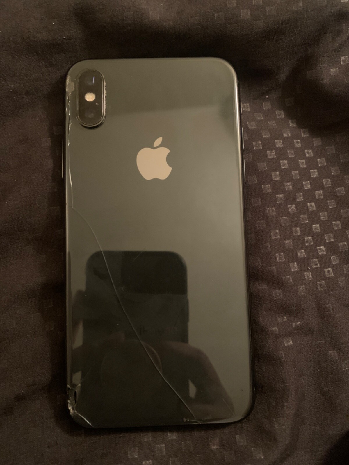 Apple iPhone XR – 64 GB – Black (AT&T) Fair Condition. Minor scratches.