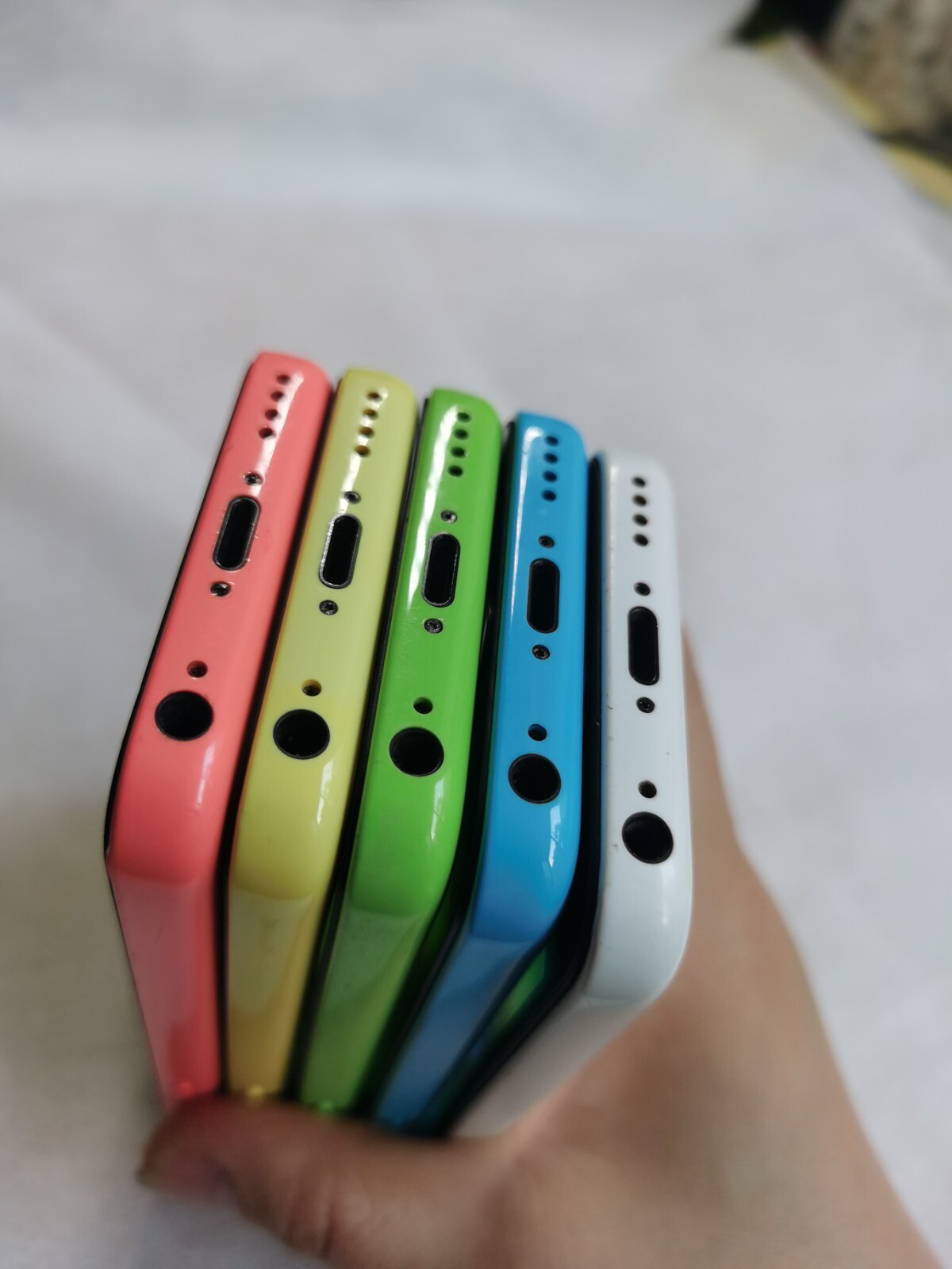 85% N ew Apple iPhone 5c 8 16 32GB (GSM Unlocked) White Blue Green Yellow Pink