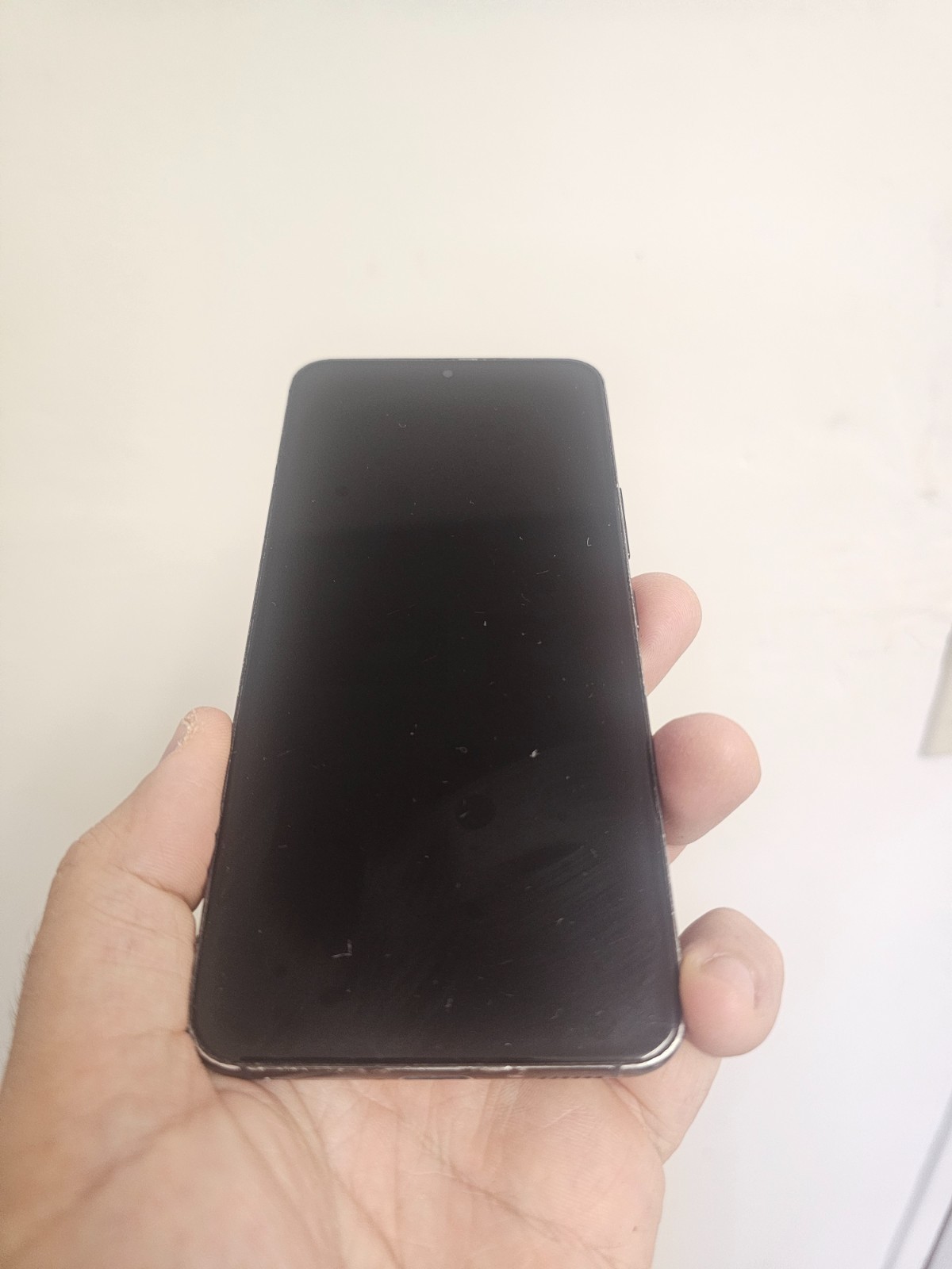 Samsung Galaxy S22 – 128 GB – Phantom Black (Unlocked) – 80% batt