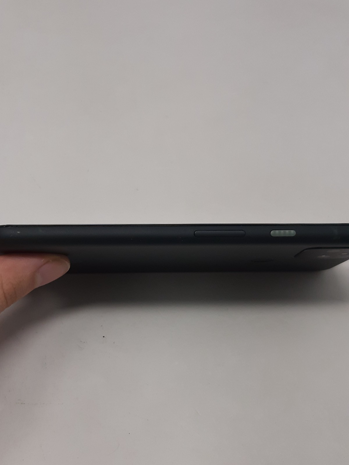 Google Pixel 5a – 128 GB – Mostly Black (Unlocked)