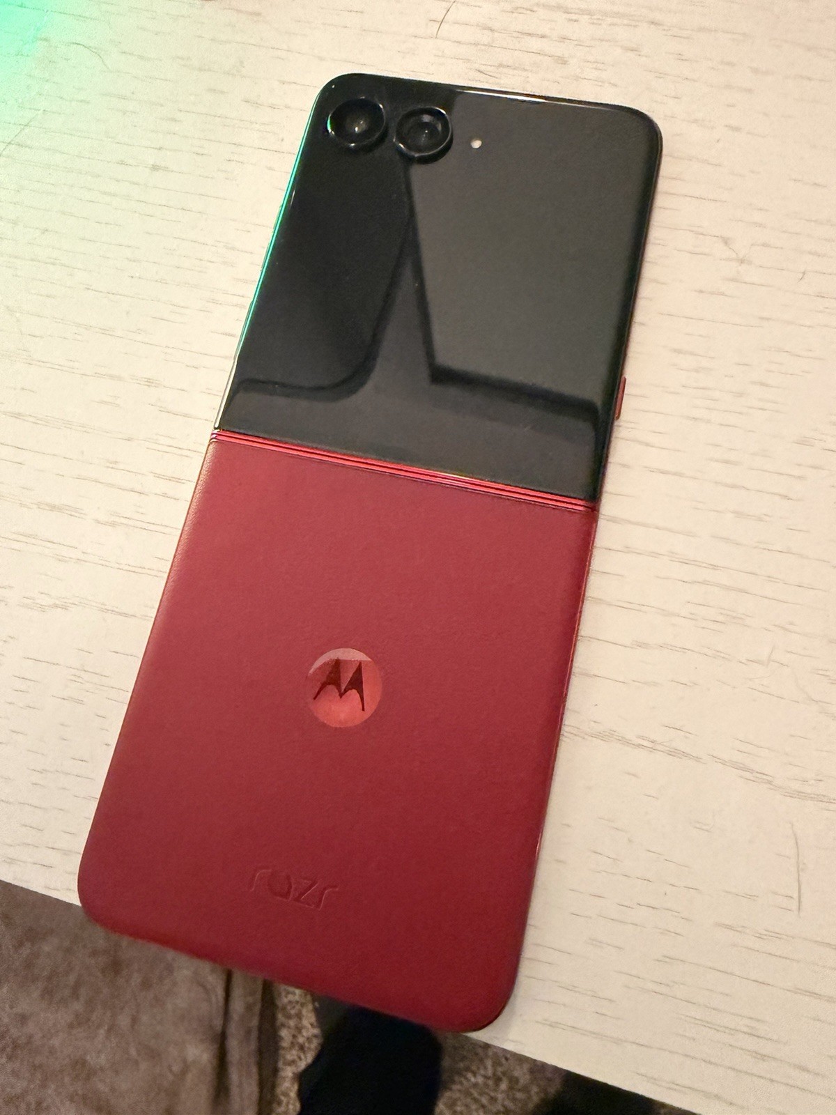 Moto Razr Ultra 2025 Rio Red 512GB (Locked to AT&T) Excellent Condition