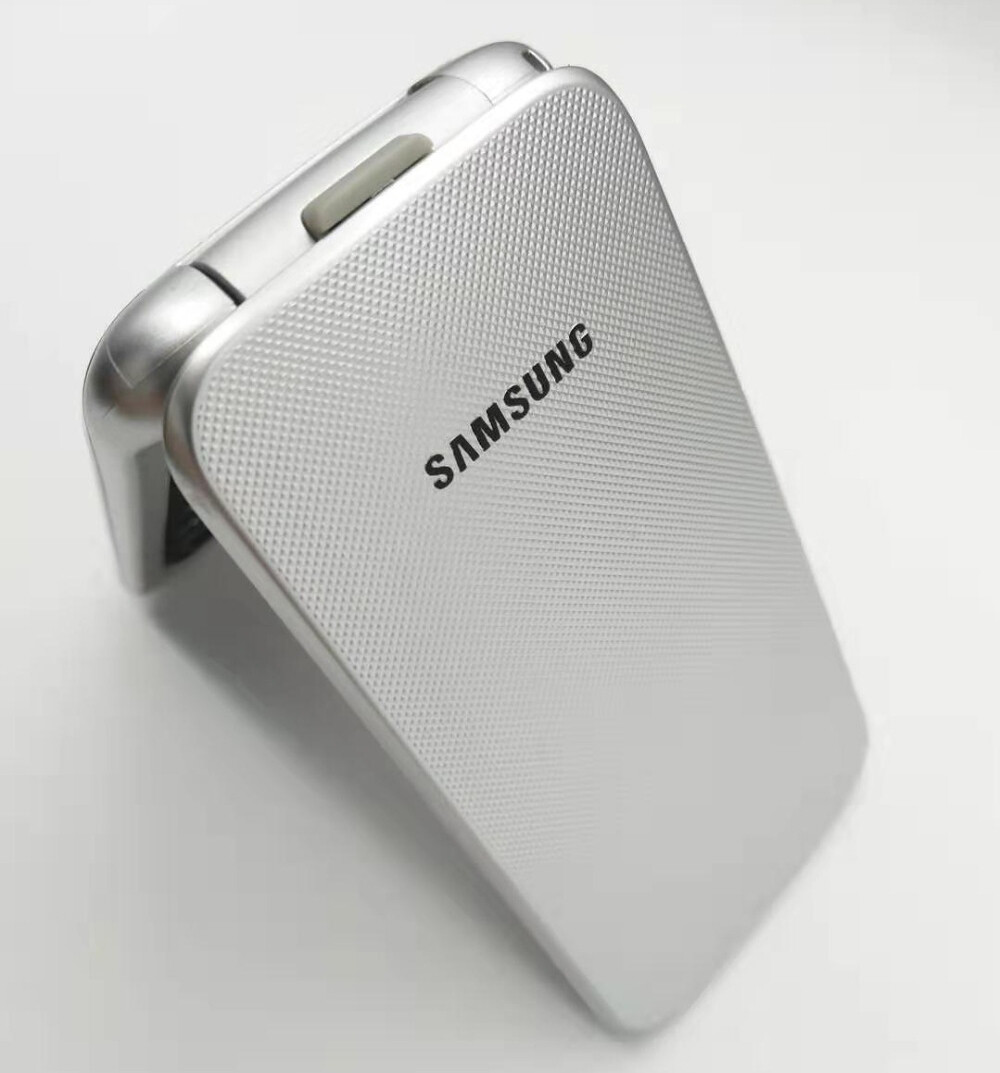 Samsung C3520 GSM 1.3 MP Camera 2.4″ Screen Original Unlocked Flip Mobile Phone