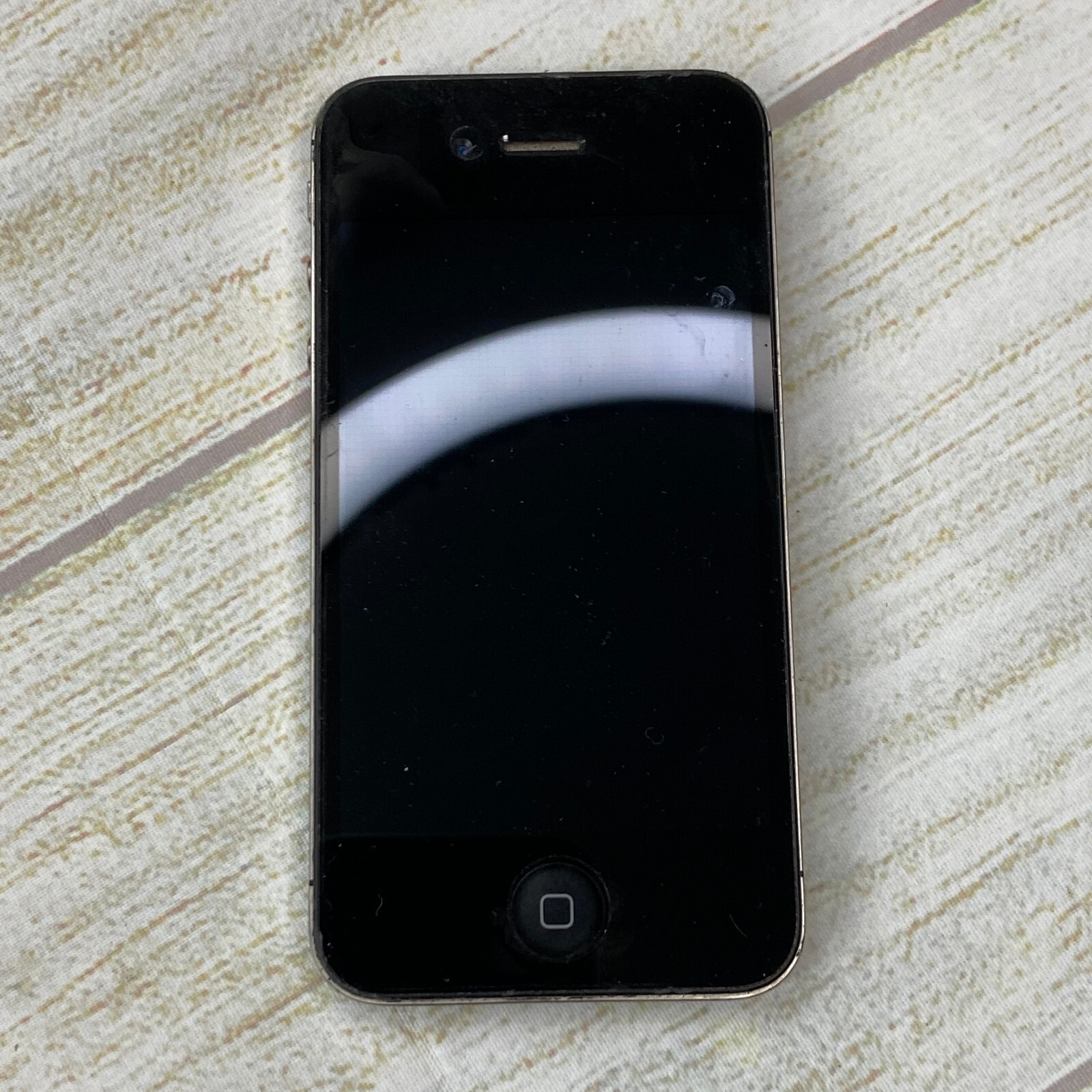 Black Apple iPhone 4 Model A1349 Untested Broken Glass Screen – For Parts