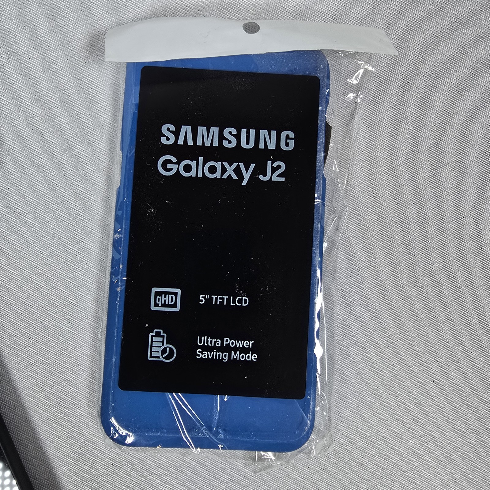 Samsung Galaxy J2 Android Smartphone Tracfone S260DL 16GB
