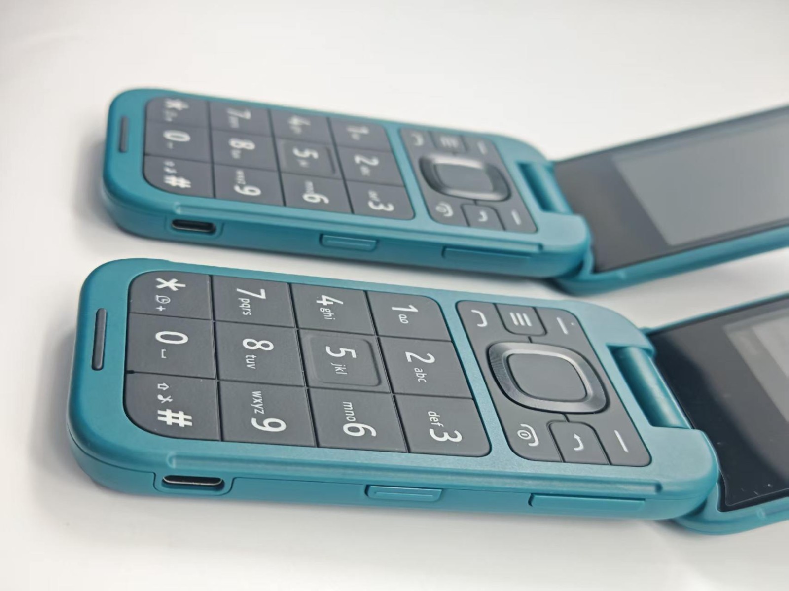Nokia 2780 Flip 4G Single SIM phone Unlocked NEW