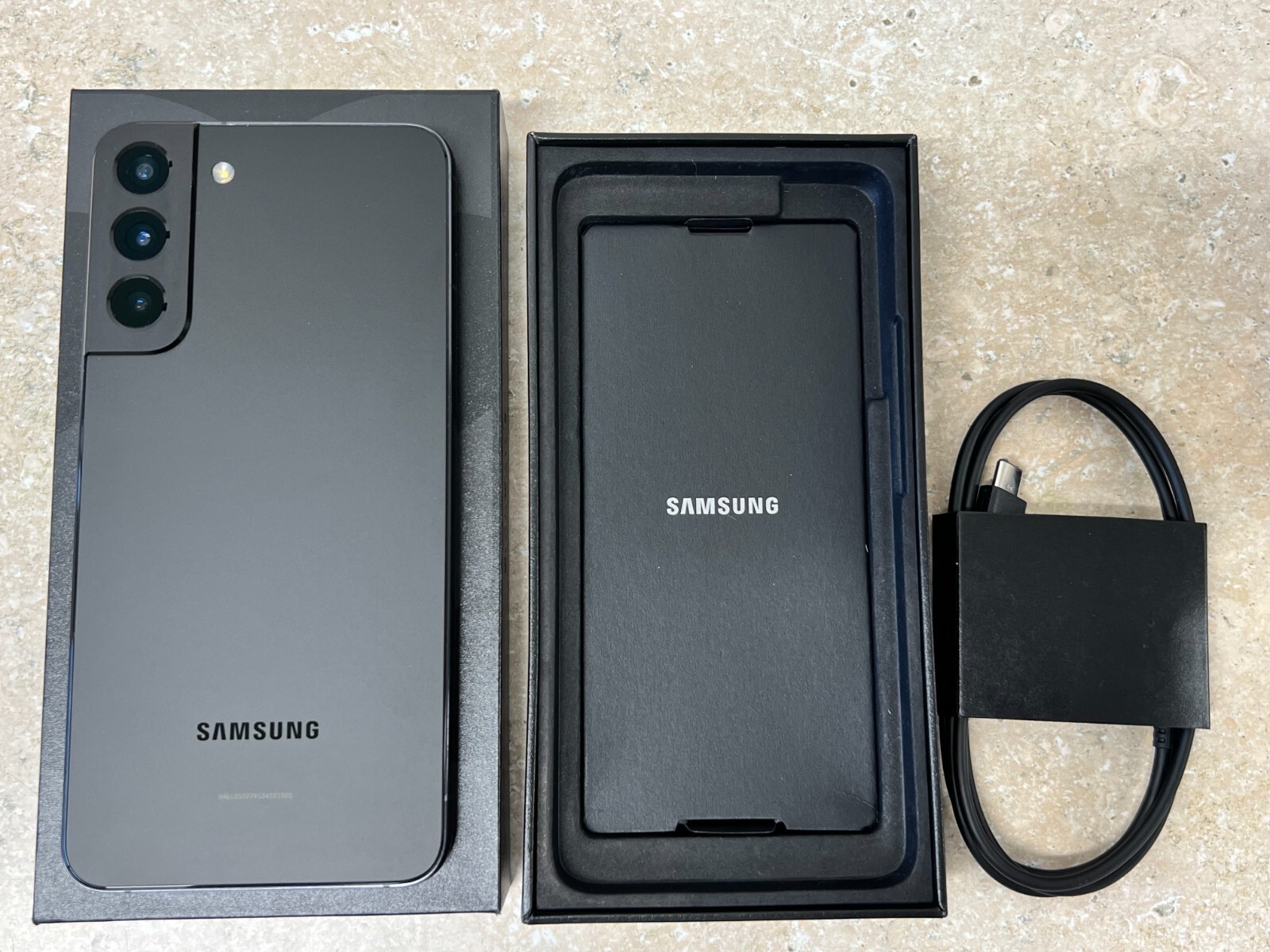 Samsung Galaxy S22+ PLUS 5G 128GB SM-S906U Unlocked GSM CDMA + Zagg Slim Rugged