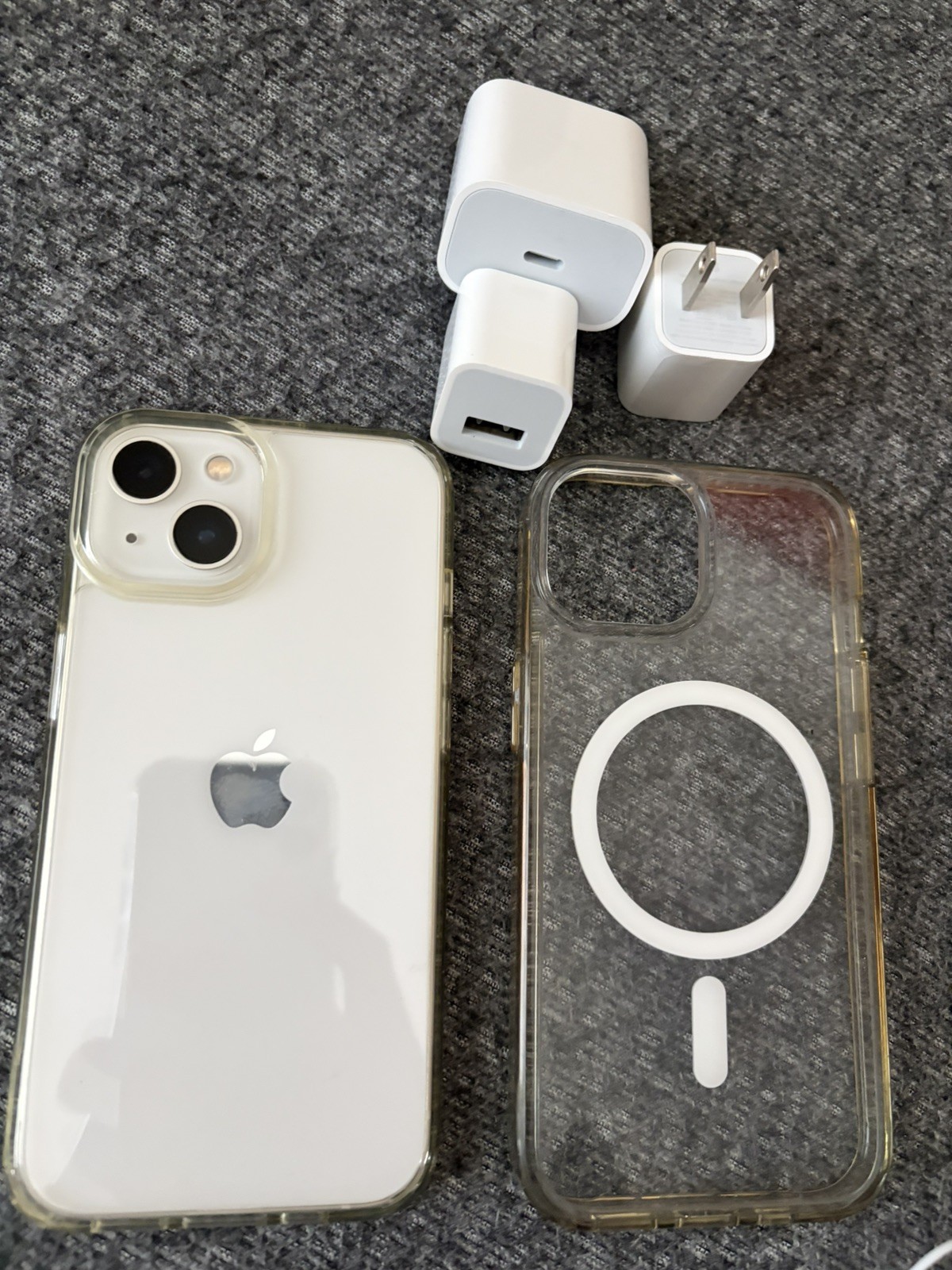 Apple iPhone 13 – 256 GB – Starlight Unlocked – Excellent – Accessories Included