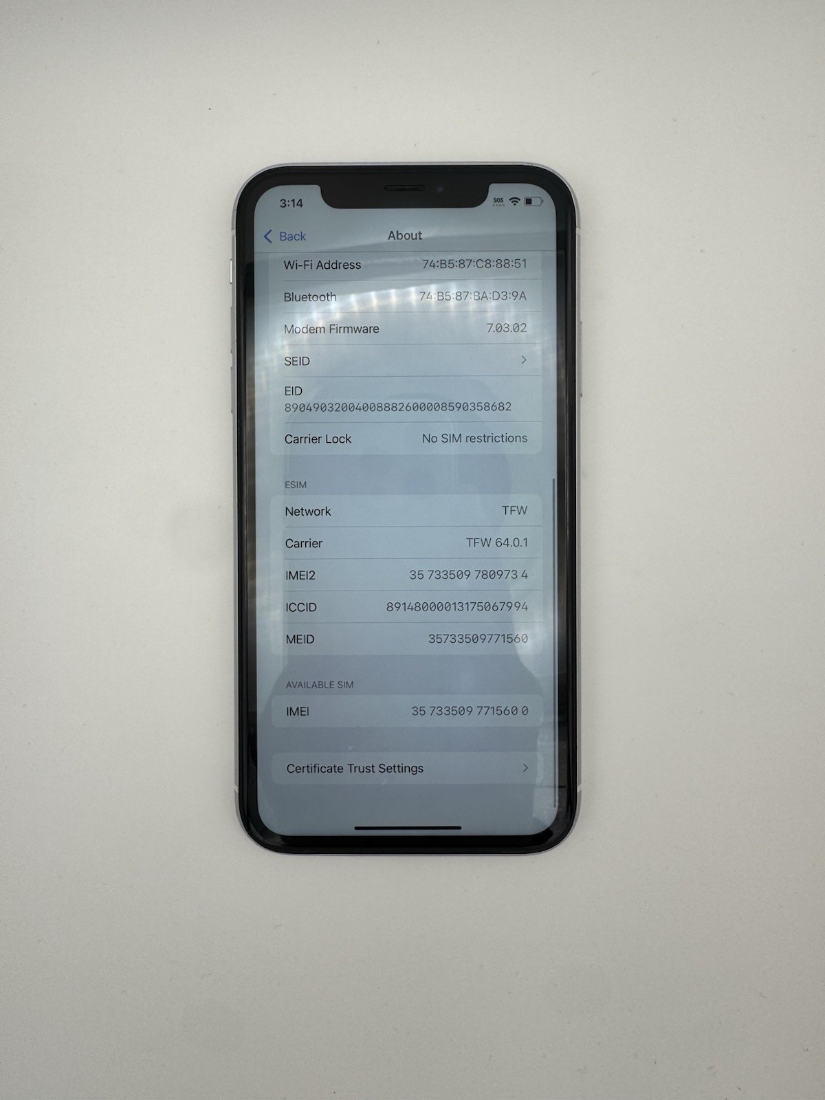 Apple iPhone XR 64GB in White – Unlocked for Any Carrier!
