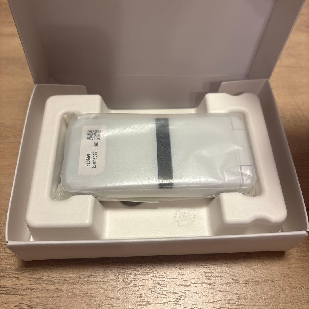 KYOCERA KY-42C DIGNO KEITAI White ANDROID FLIP Phone UNLOCKED SIM Japan NEW