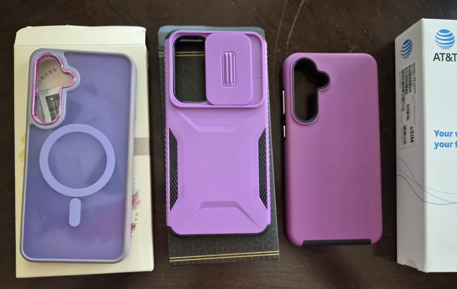 Samsung S24 FE Graphite, 128G, + Box, 3 Cases, Screen and Camera Covers – AT&T