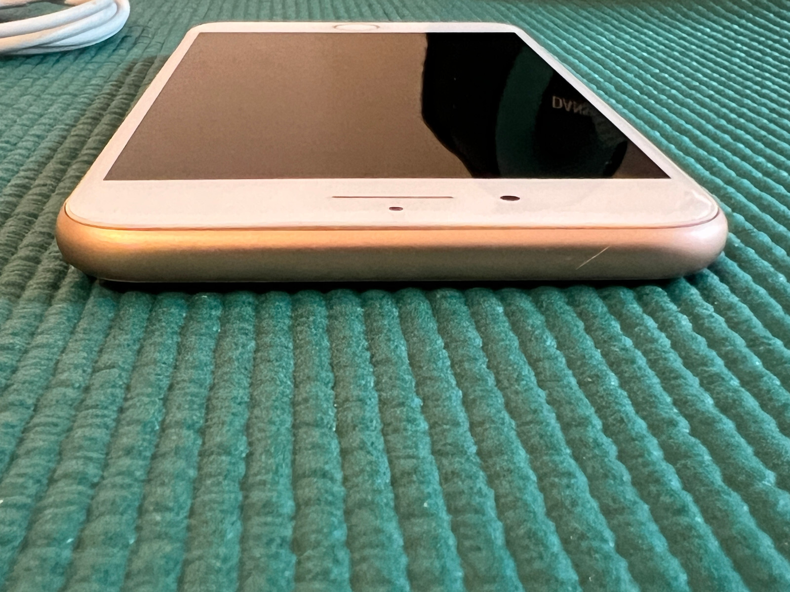 Apple iPhone 8 Plus – 64GB – Gold unlocked A1897 (GSM)