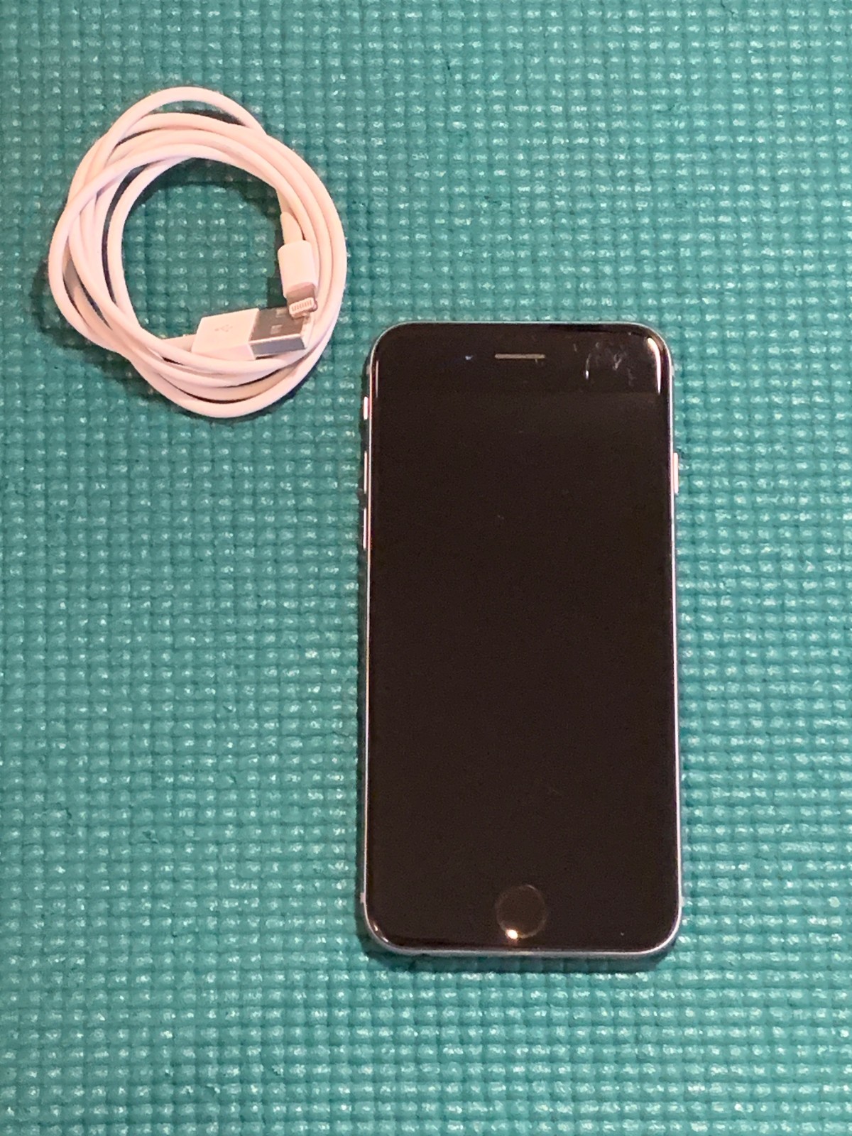 Apple iPhone 6 – 16GB Space Gray Unlocked A1549