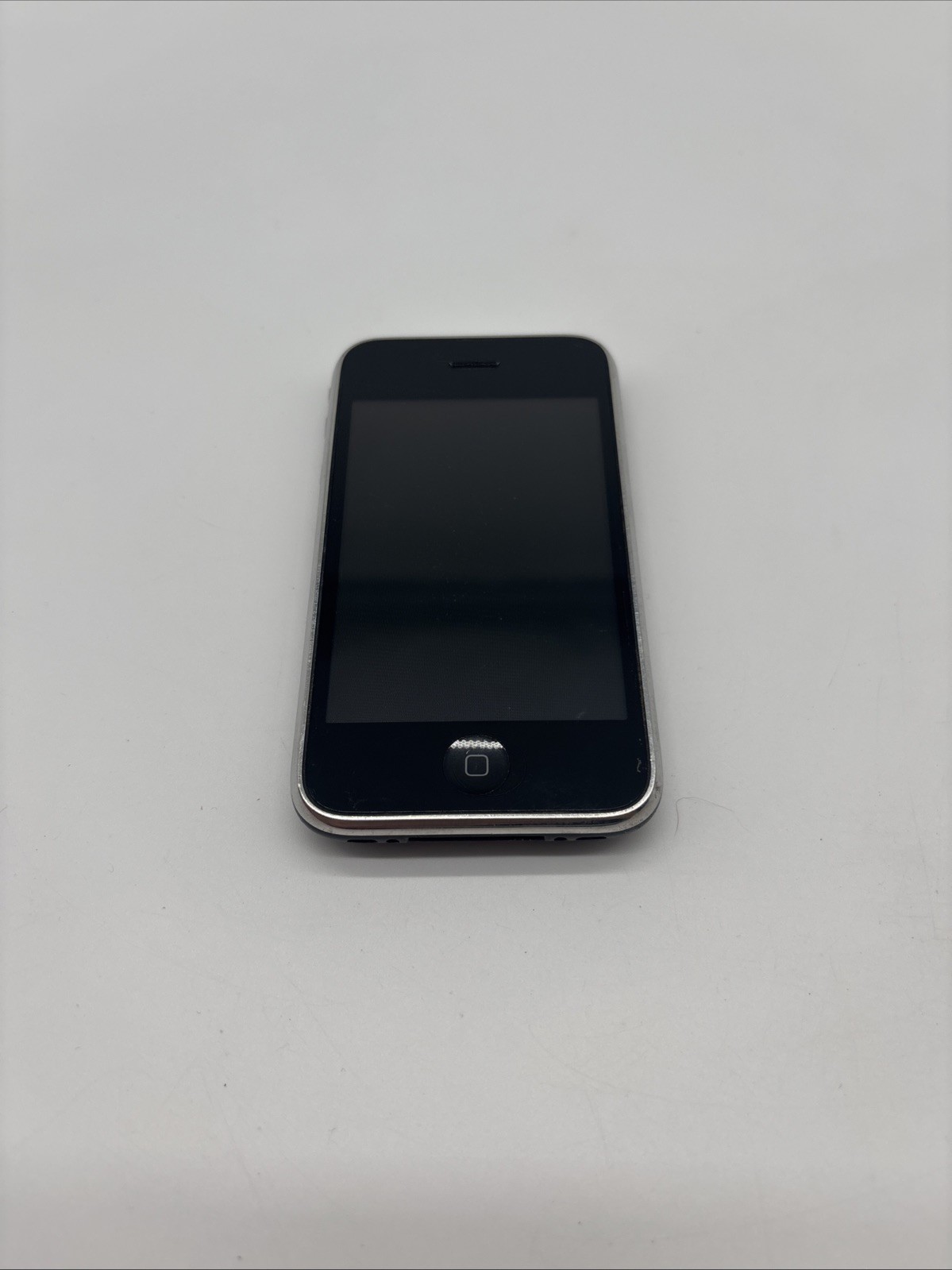 Apple iPhone 3G 8GB MB702LL/A iOS 4.2.1 A1241
