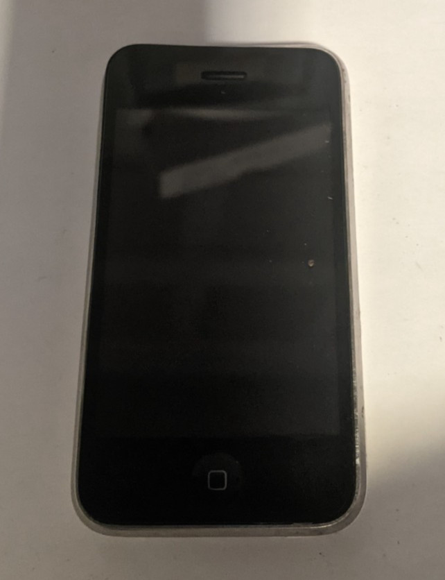 Apple iPhone 3GS (A1303) – White (AT&T) READ DESCRIPTION