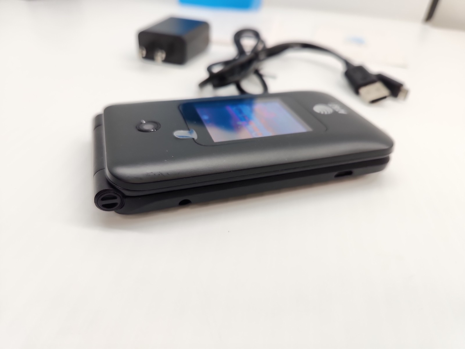 NEW AT&T FLIP IV U102AA 4G LTE AT&T SIM CARD INCLUDED! Read Description