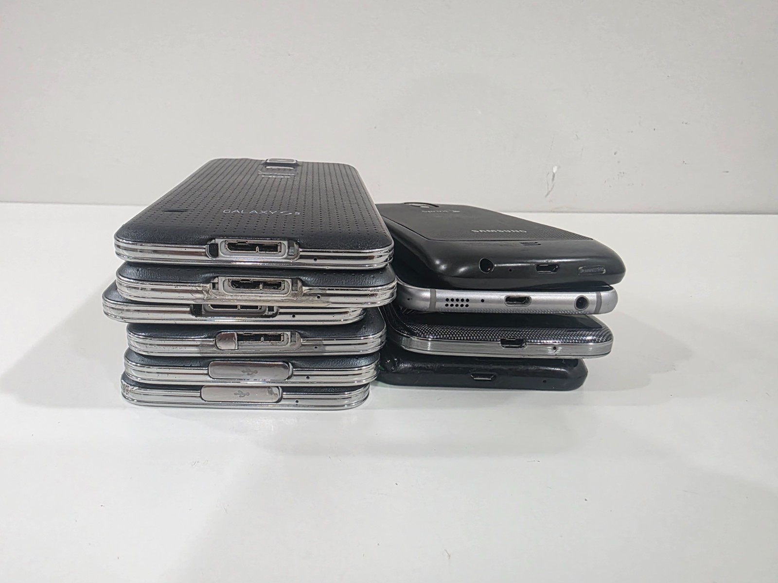 Lot of 10 Samsung Galaxy Smartphones S2/S4/S5/S6/Nexus AS-IS Wiped LTE