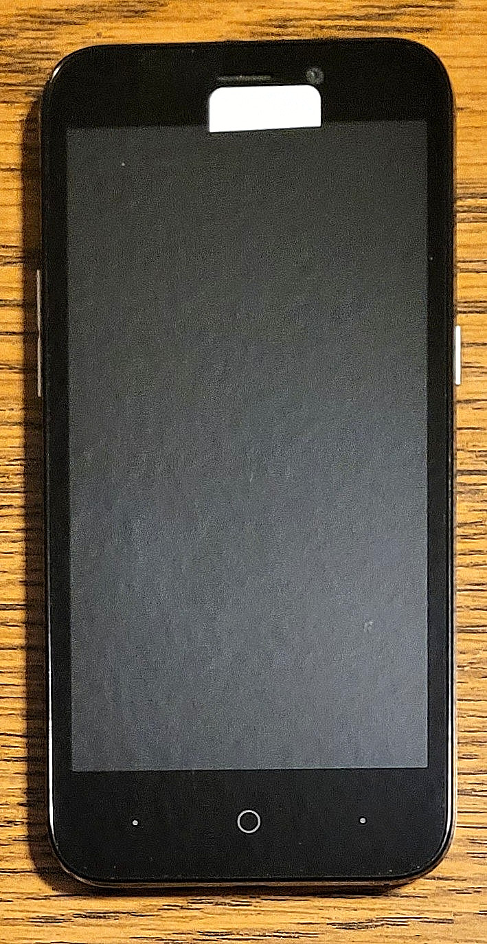 MetroPCS Avid Plus Z833 – Navy Blue and Black – 4G Android Smartphone – Bundled