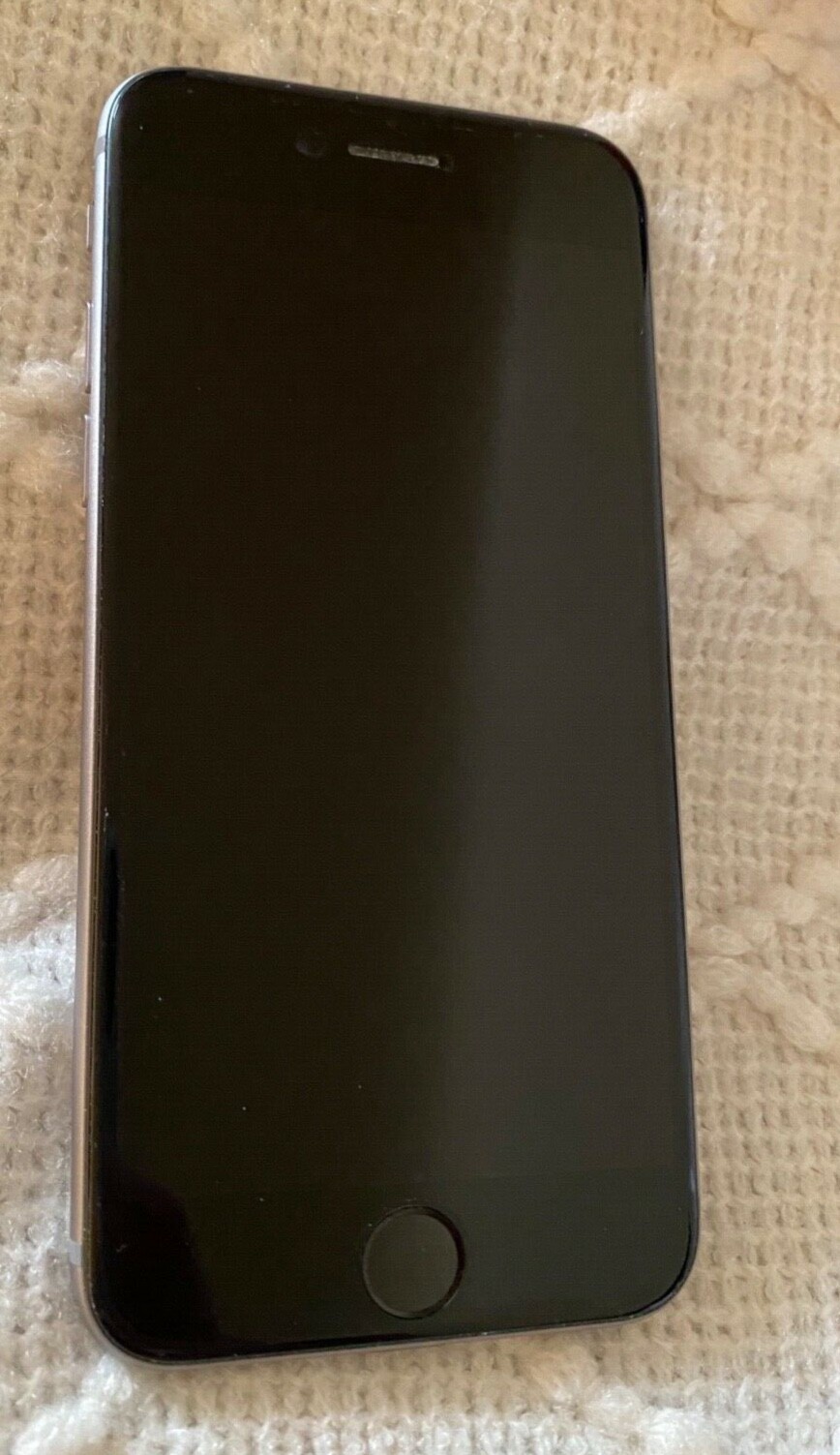 Apple iPhone 6s – 32GB – Silver (AT&T) A1633 (CDMA + GSM)