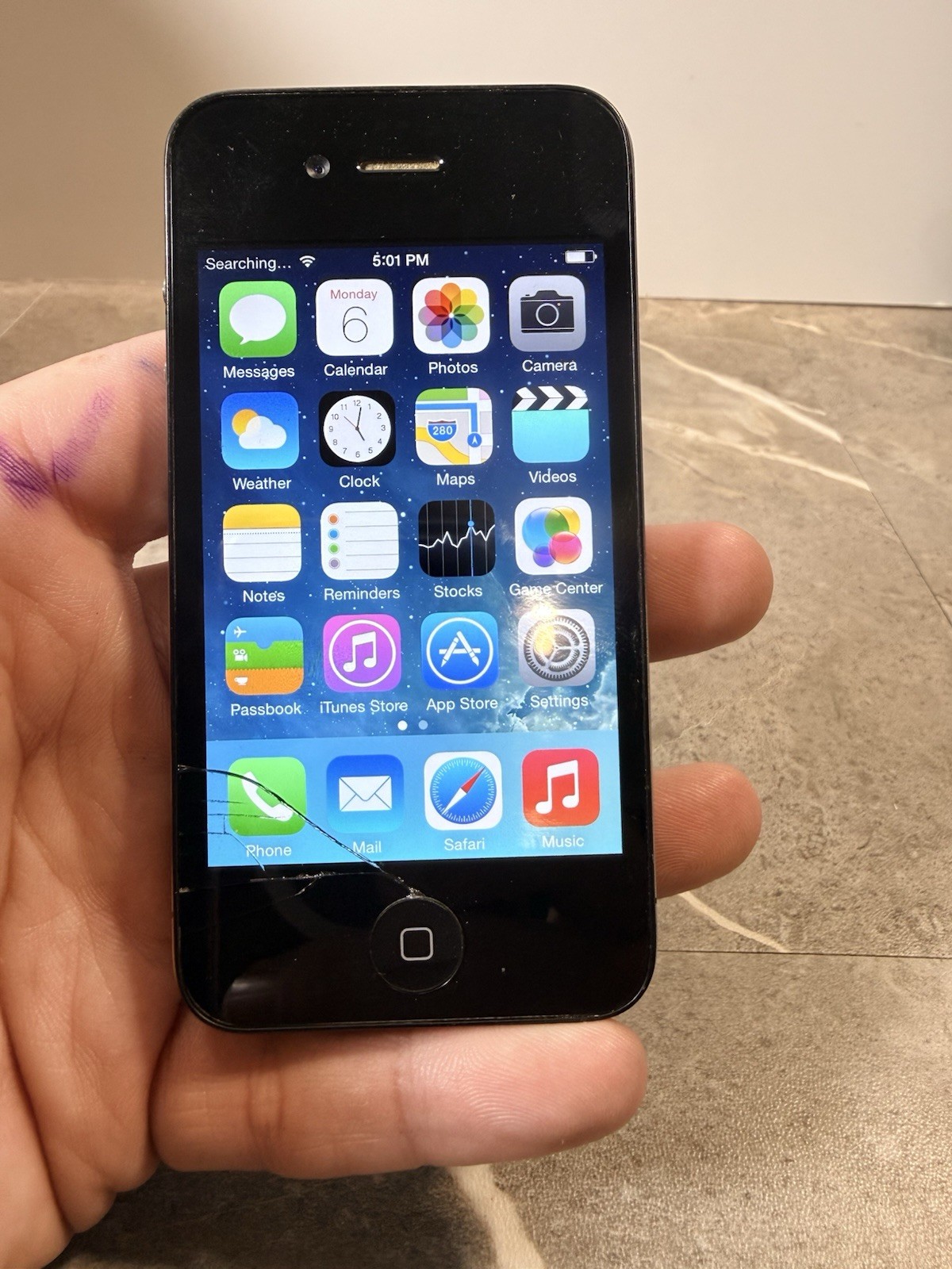 Apple iPhone 4 – 16GB – Black (AT&T) Model A1332 RESET