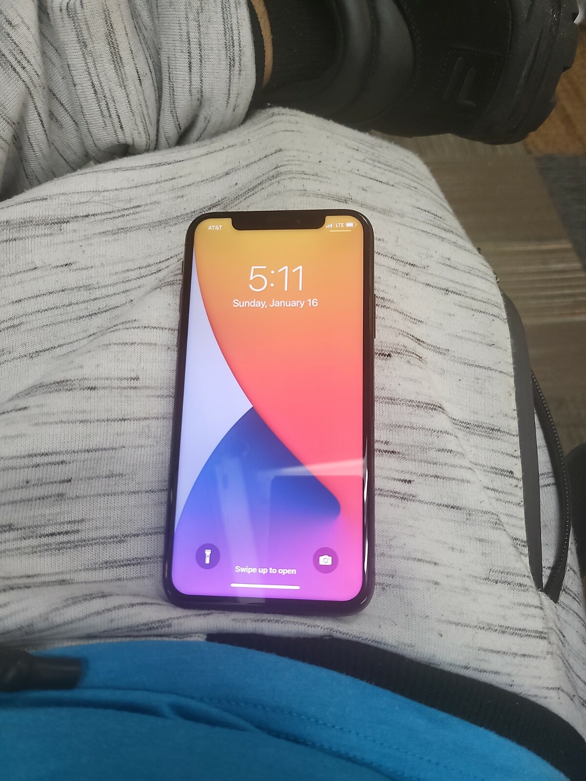 Apple iPhone X – 64GB – Space Gray (Unlocked) A1865 (CDMA + GSM)