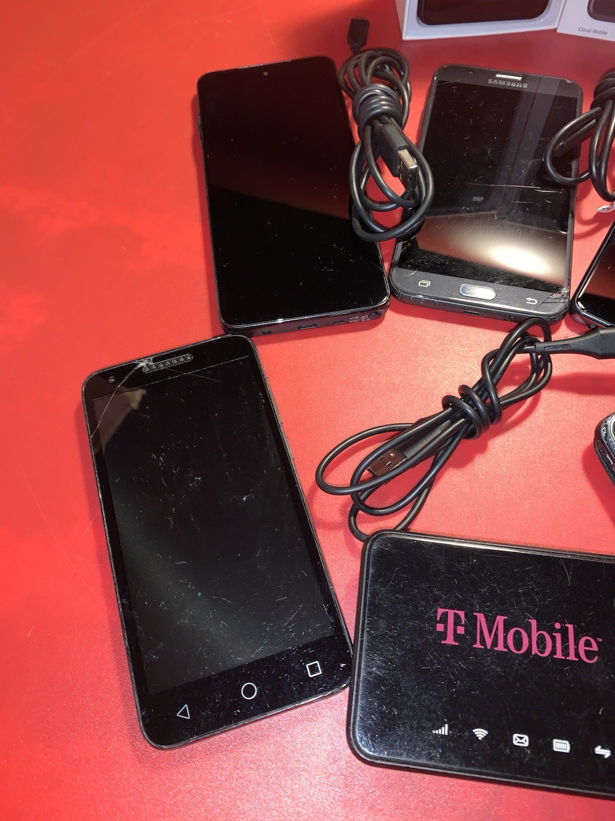 Lot of 7 pcs Assorted Smart Phone Cell Phones For Parts, Scrap or Gold Recovery