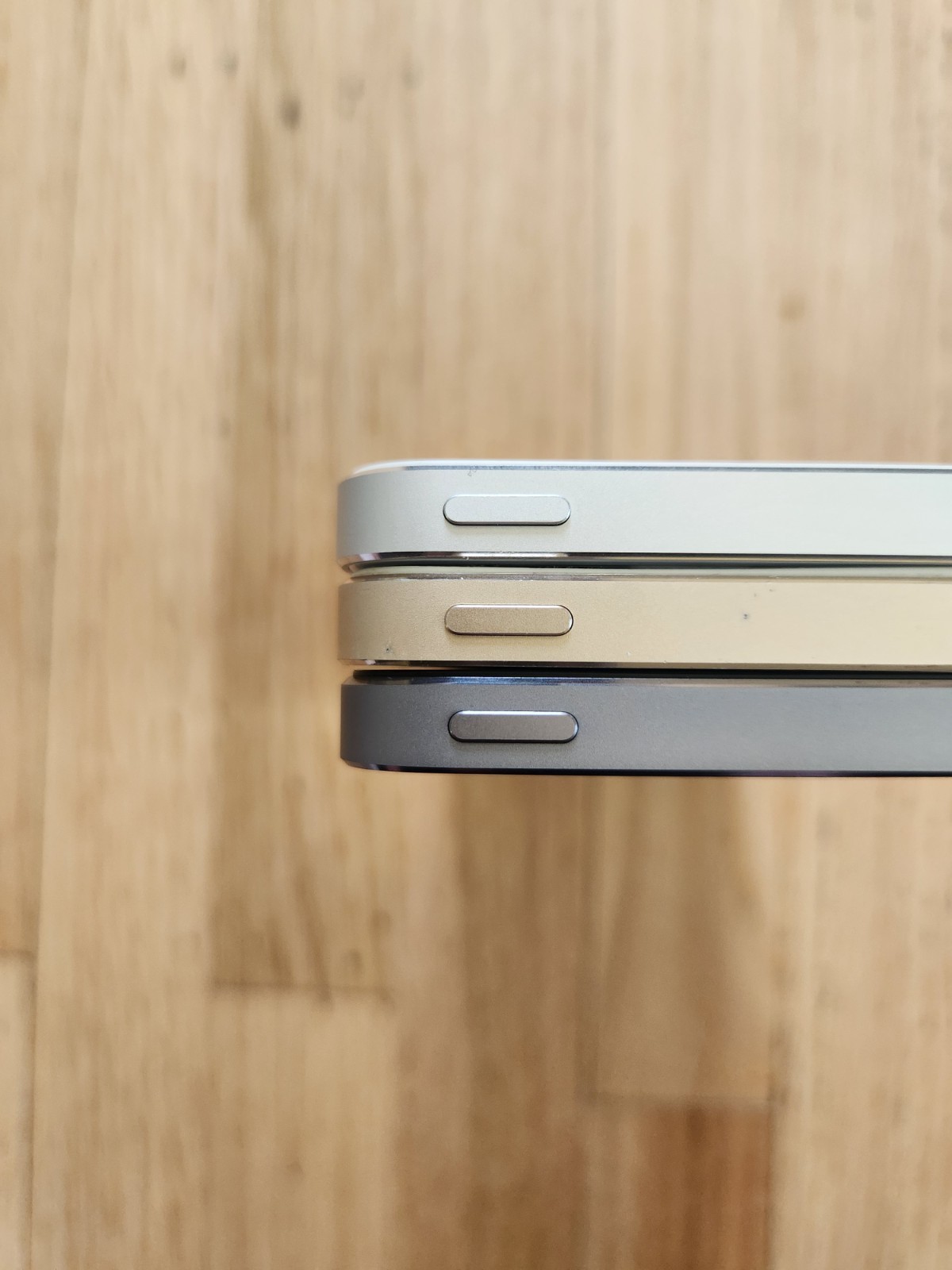 Apple iPhone 5s – 16/32GB – Black/Silver/Gold – A1553/A1453 – GOOD CONDITION