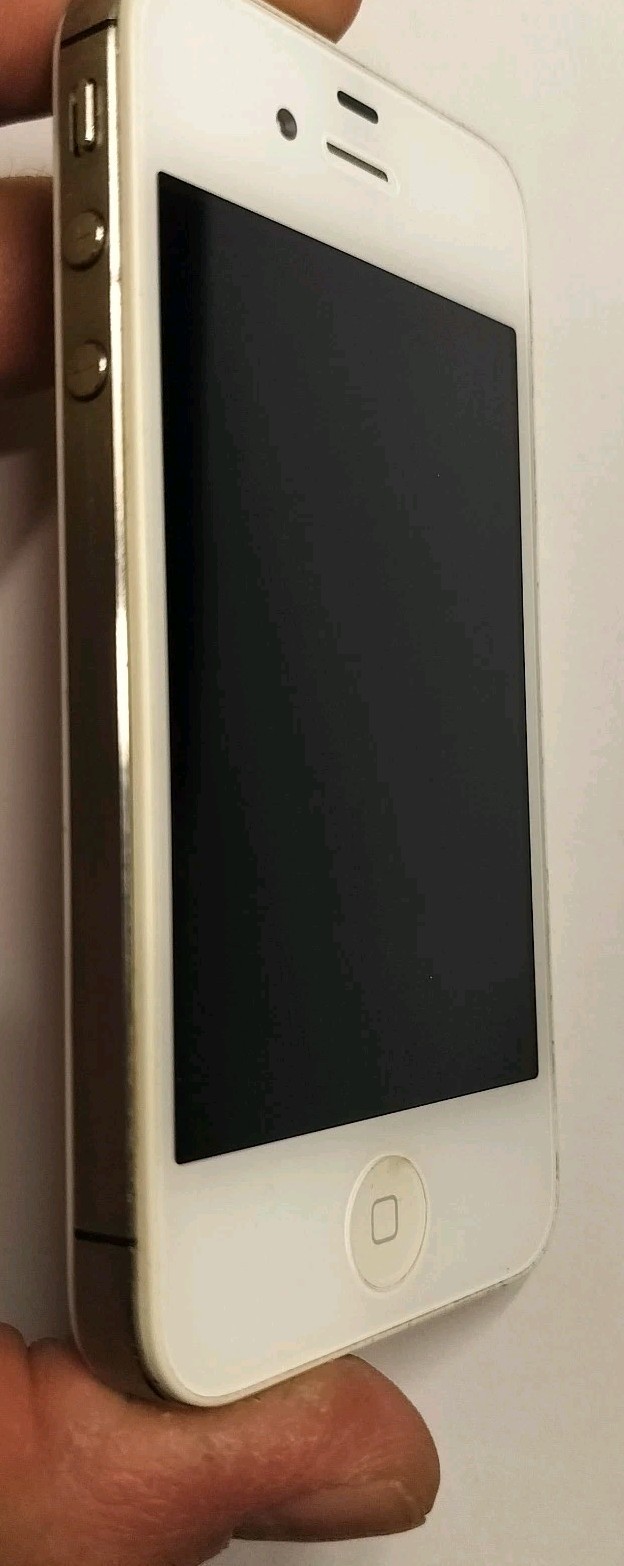1x Apple iPhone 4 GSM – White PARTS ONLY! Multiple Available.