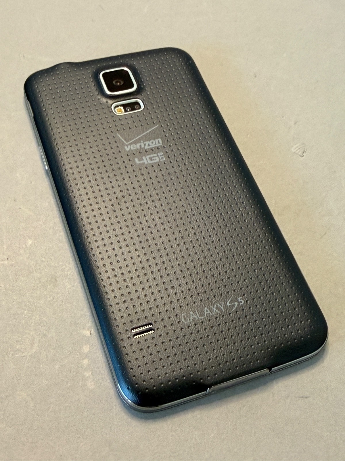 Great Samsung Galaxy S5 SM-G900V 16GB Verizon Unlocked Black