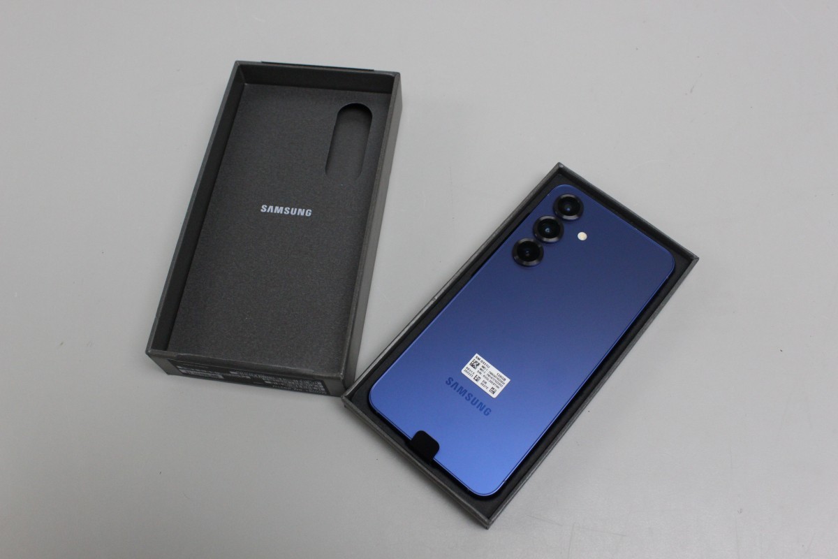 Samsung Galaxy S25 – 128GB – Navy (Verizon) Smartphone – New/AS Is (C31034244)