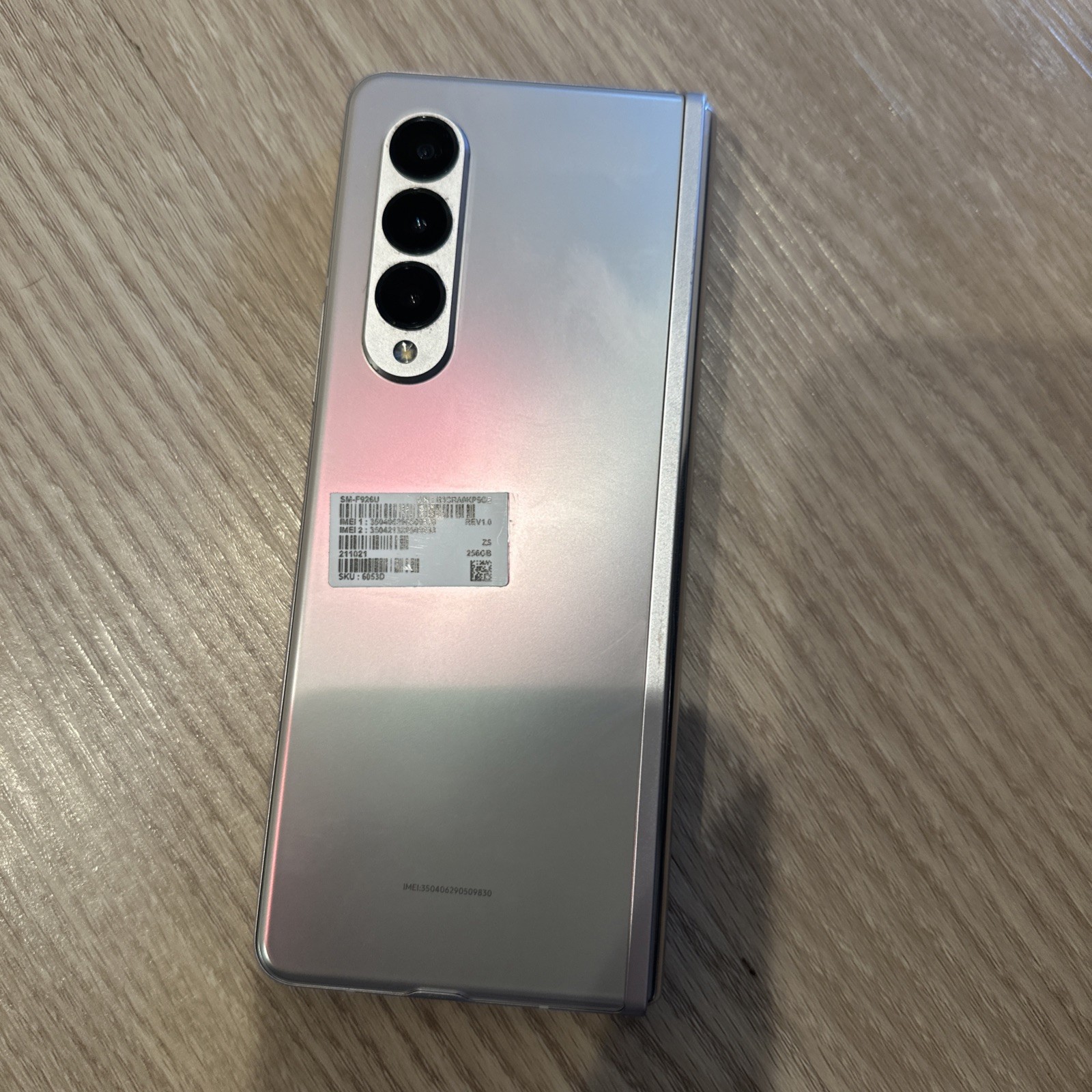 Samsung Galaxy Z Fold3 5G – Read Description – For parts. (E4)