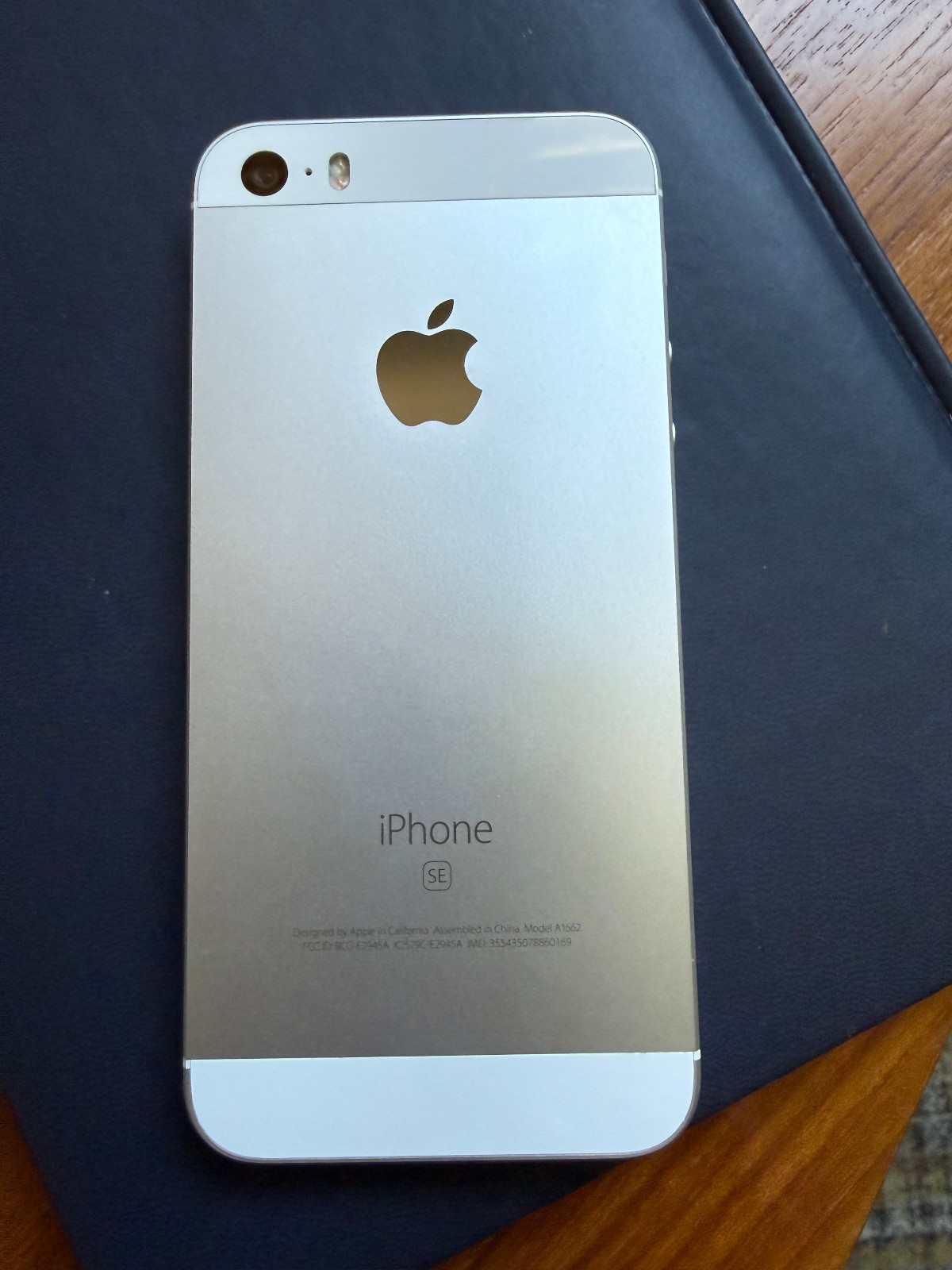 Apple iPhone SE – 16 GB – Silver (Verizon)