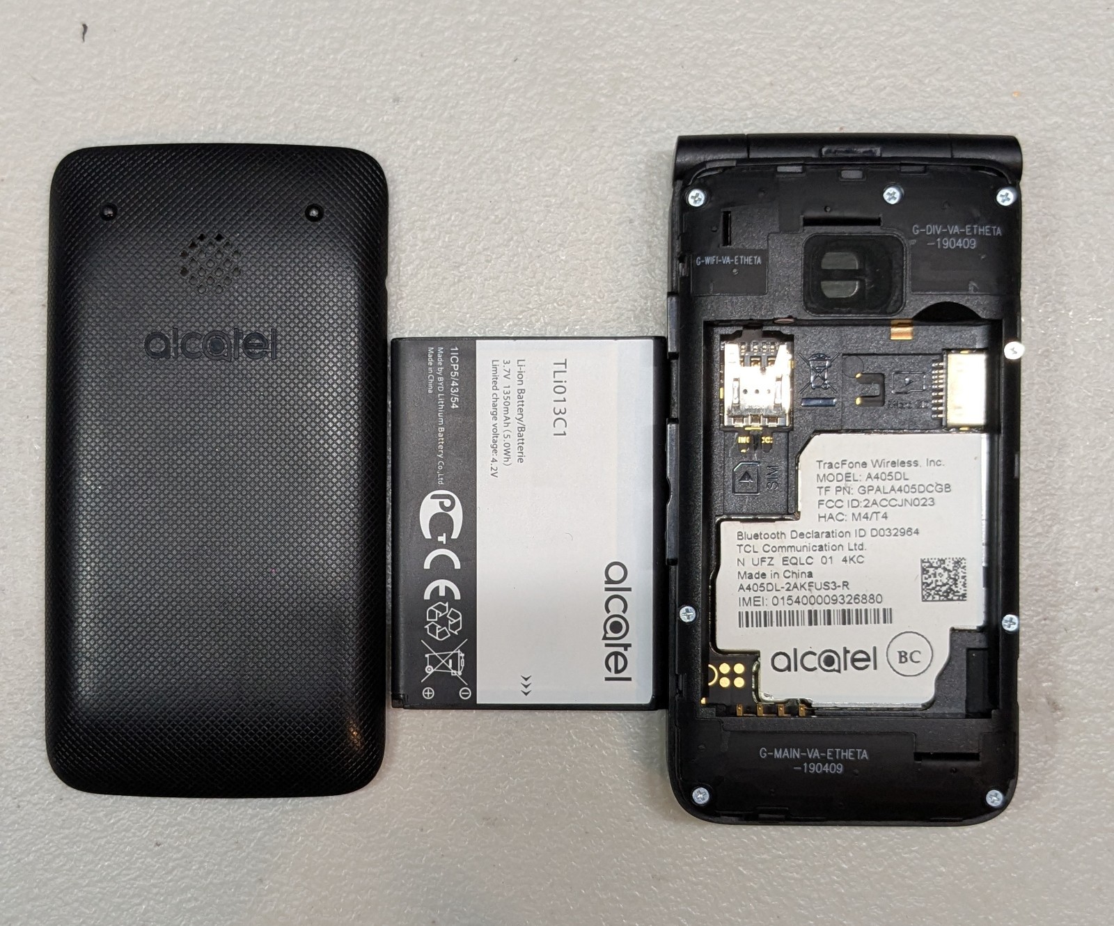 Alcatel MyFlip A405DL – Gray and Black ( TracFone ) 4G VoLTE Flip Phone