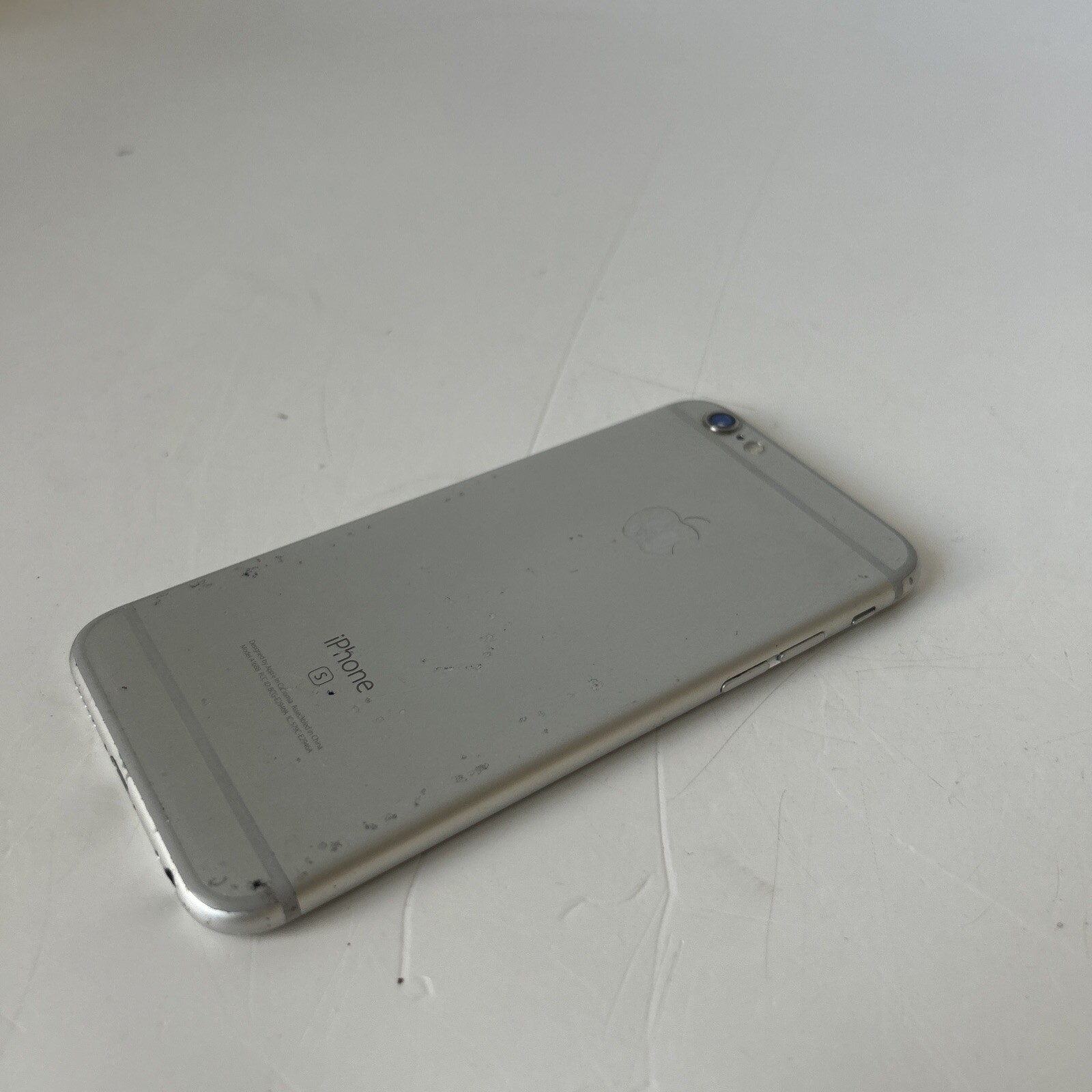 Apple iPhone 6s – 64GB Silver A1688 (CDMA + GSM)