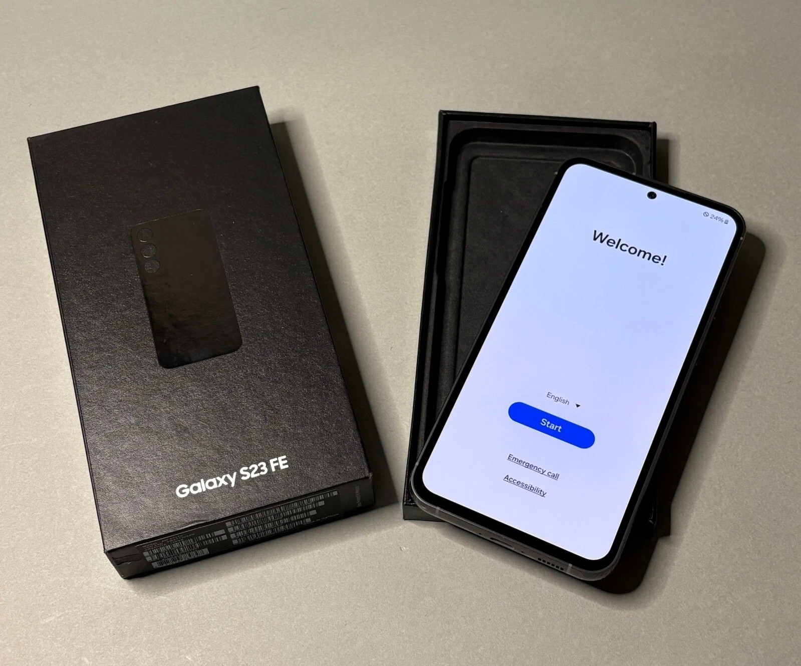 New Samsung Galaxy S23 FE 5G Factory Unlocked 6.4″ SmartPhone 128GB Graphite