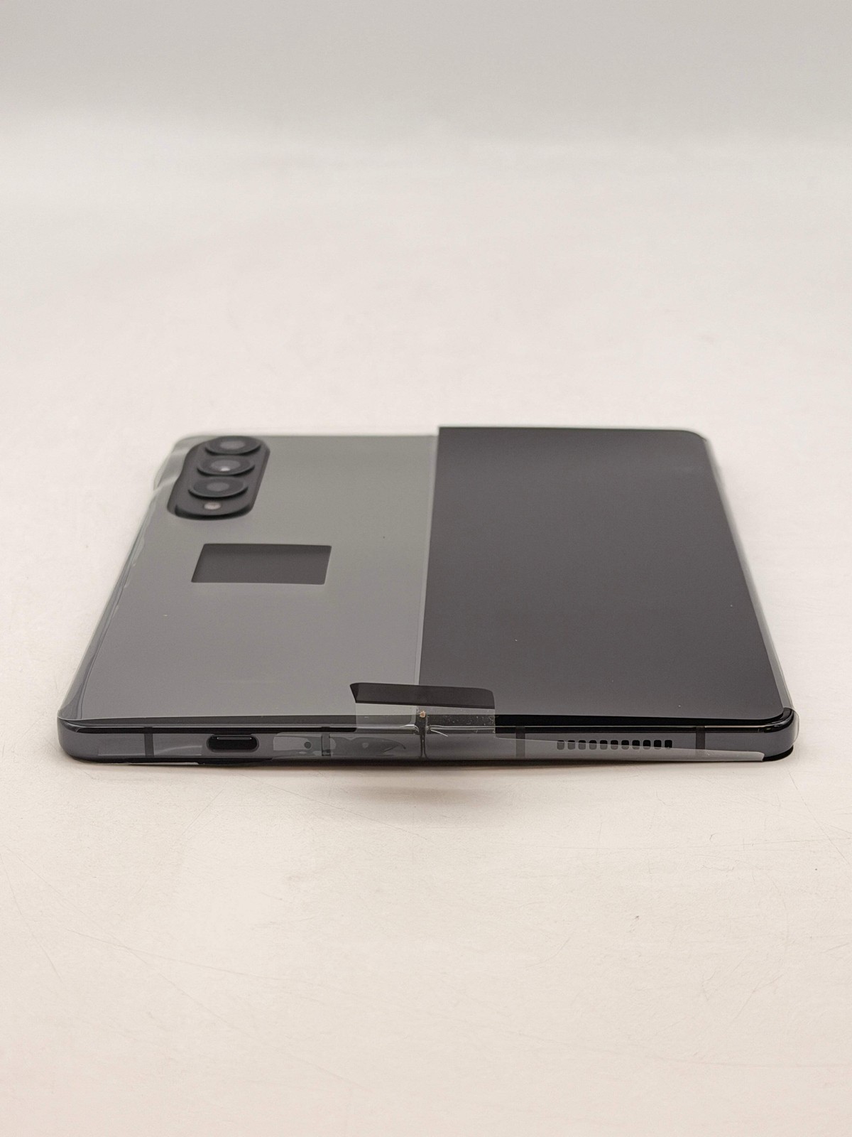 Unlocked Samsung Galaxy Z Fold4 7.6″ SM-F936U1 256GB Phantom Black – Excellent