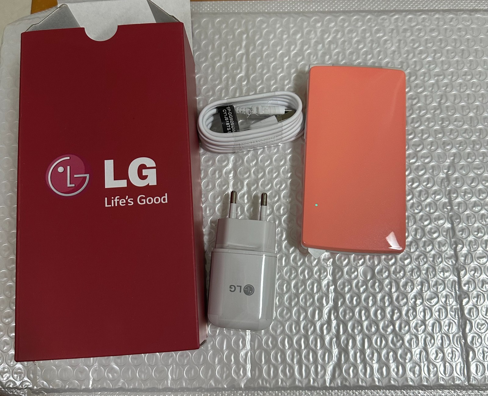 LG Ice Cream Smart F440L 8GB 4G Flip LTE Unlocked QuadCore Android Smartphone