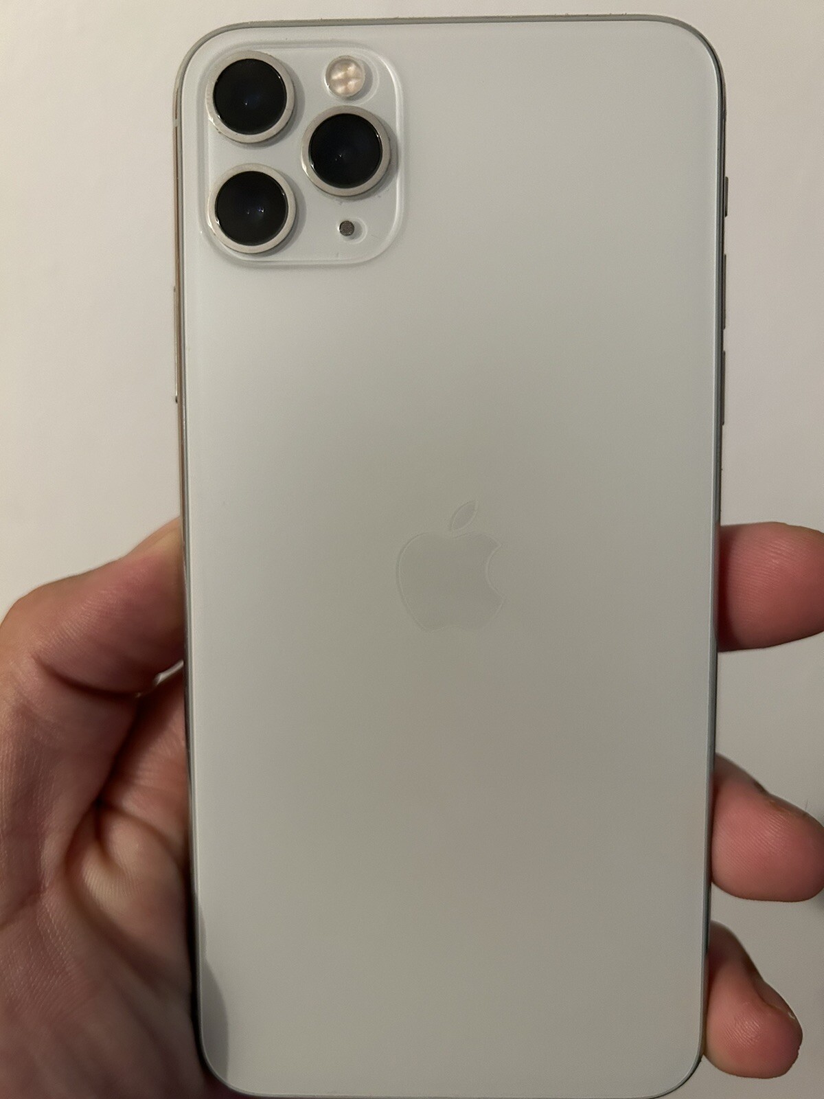 Apple iPhone 11 Pro Max – 256GB – White (AT&T)(Libertyy) A2161 (CDMA + GSM)