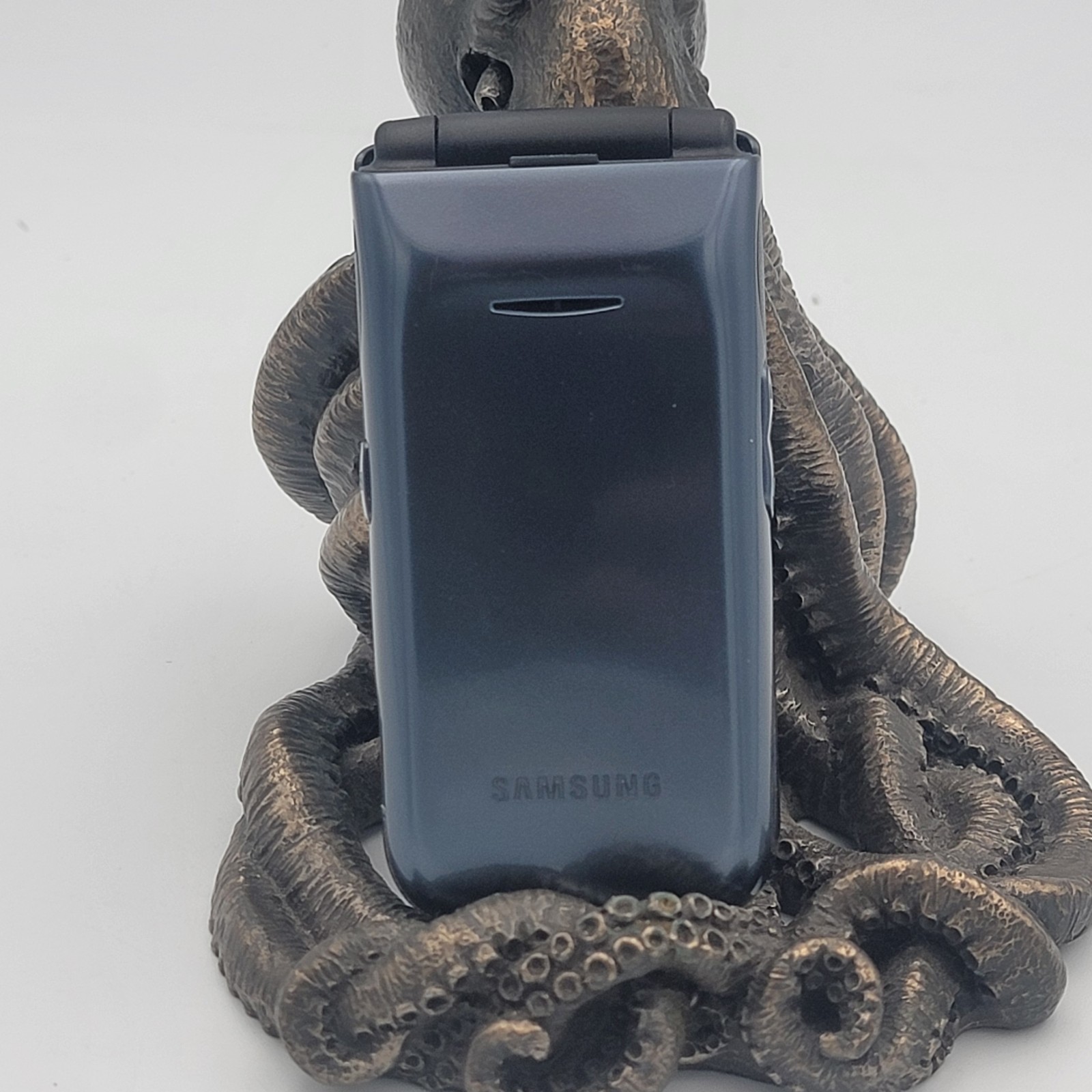 Samsung Chrono SCH-R260 (U.S. Cellular) – 51MB – CDMA – Blue Cellular Flip Phone
