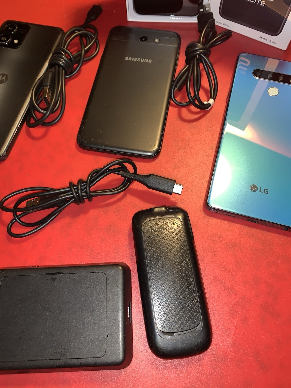 Lot of 7 pcs Assorted Smart Phone Cell Phones For Parts, Scrap or Gold Recovery