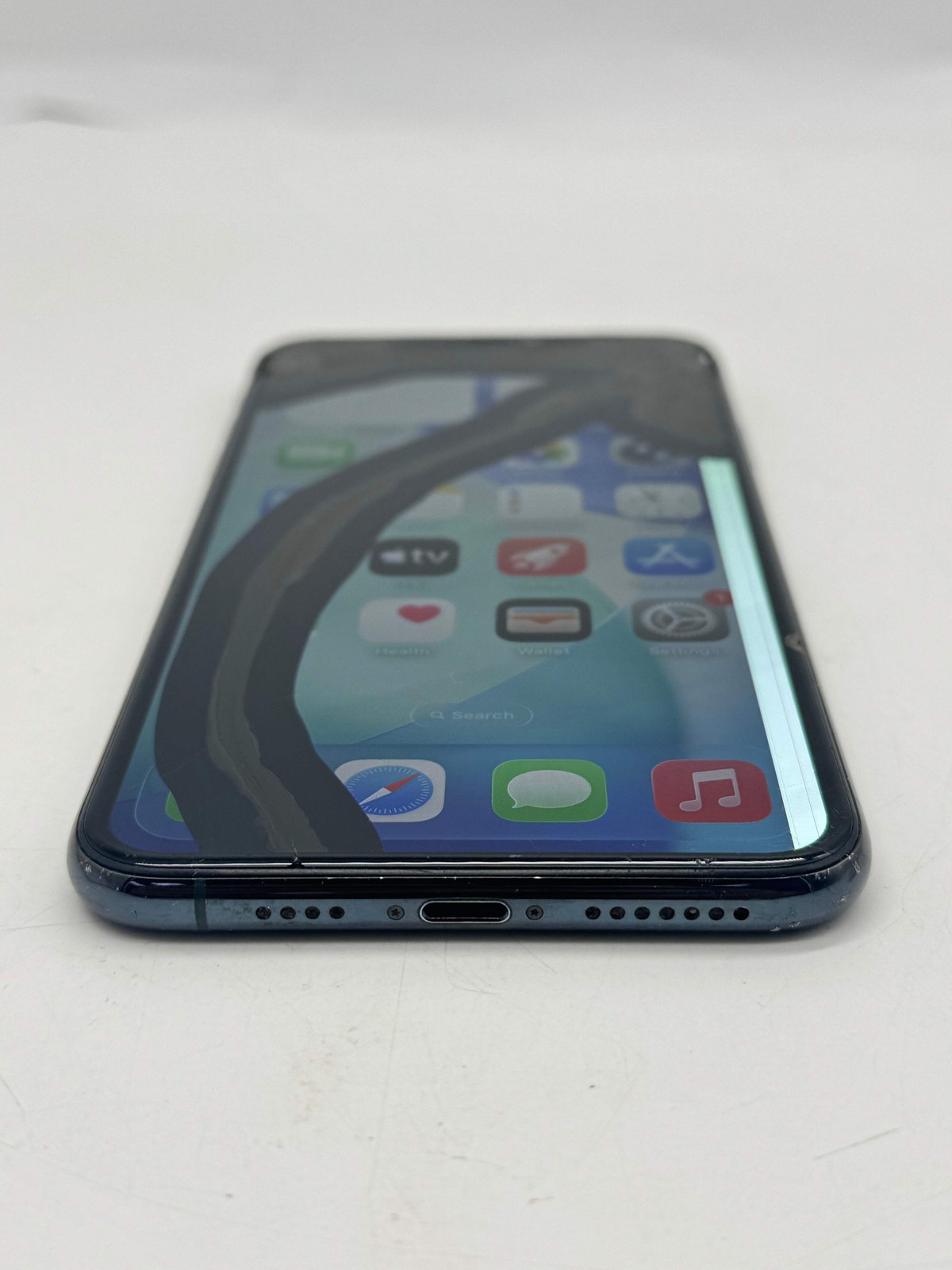 Apple iPhone 11 Pro Max 64GB Space Gray AT&T Cracked Screen For Parts