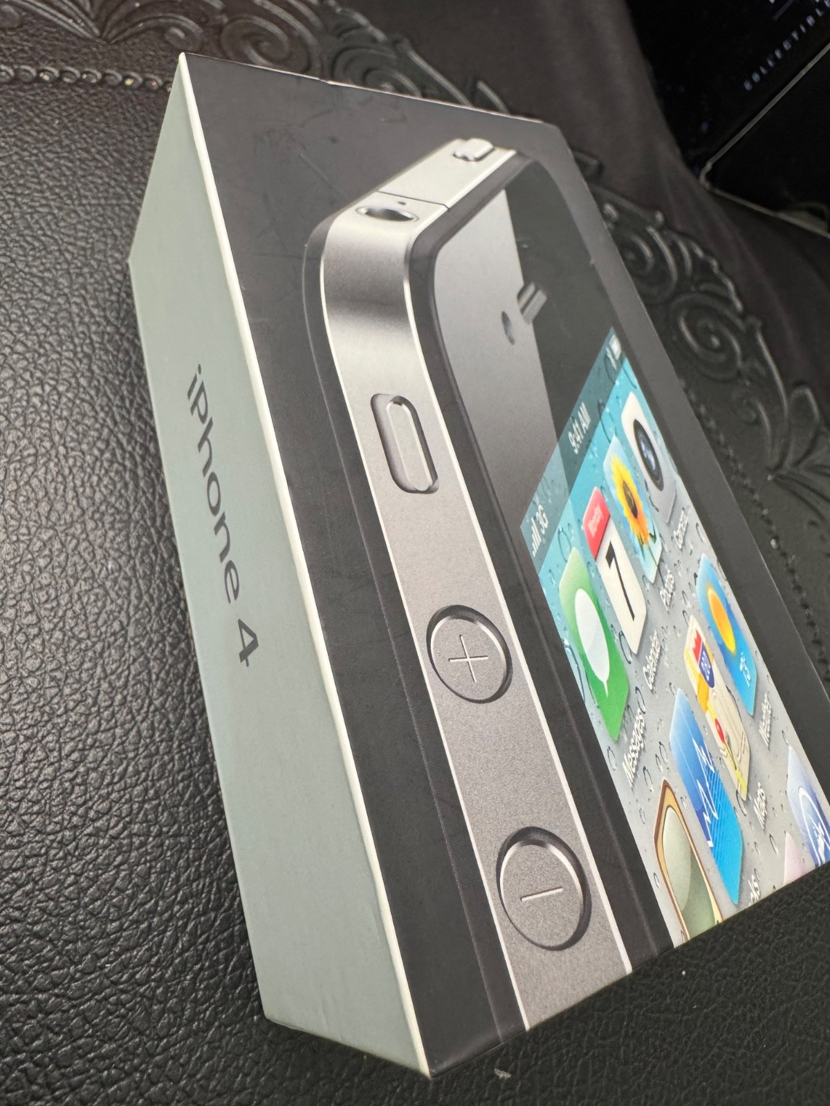 Apple iPhone 4 16GB – Black (Unlocked) – MC10LL/A A1332 NEW