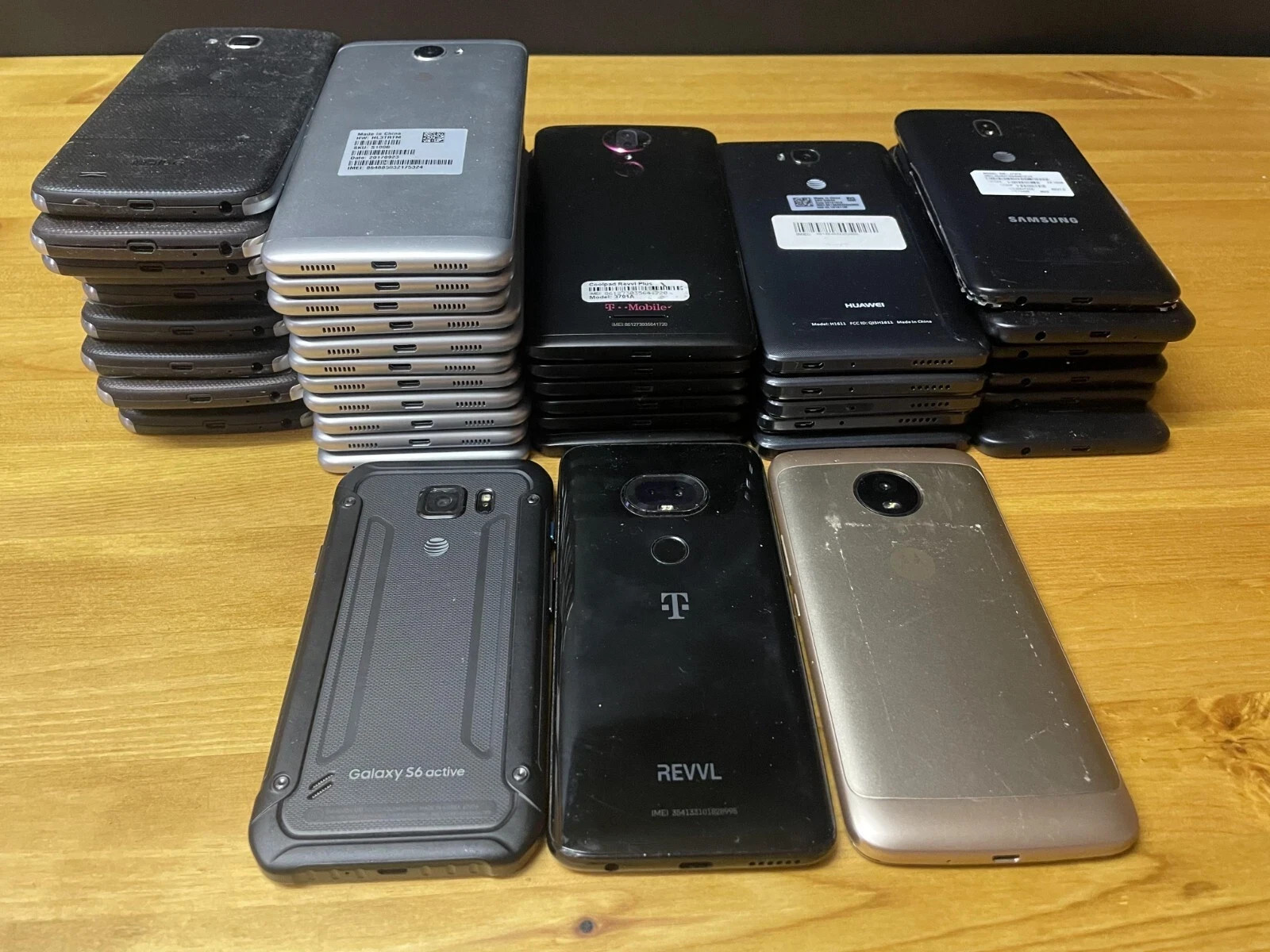 Lot of 45x Defective Assorted Phones Smartphones – Read Description