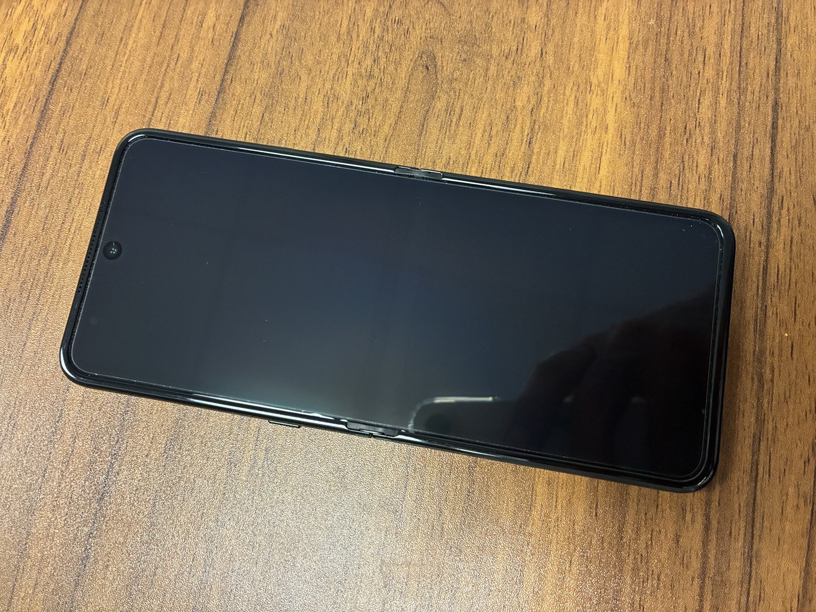 Excellent Motorola Razr Ultra 2025 512GB Unlocked AT&T T-mobile Pantone Scarab