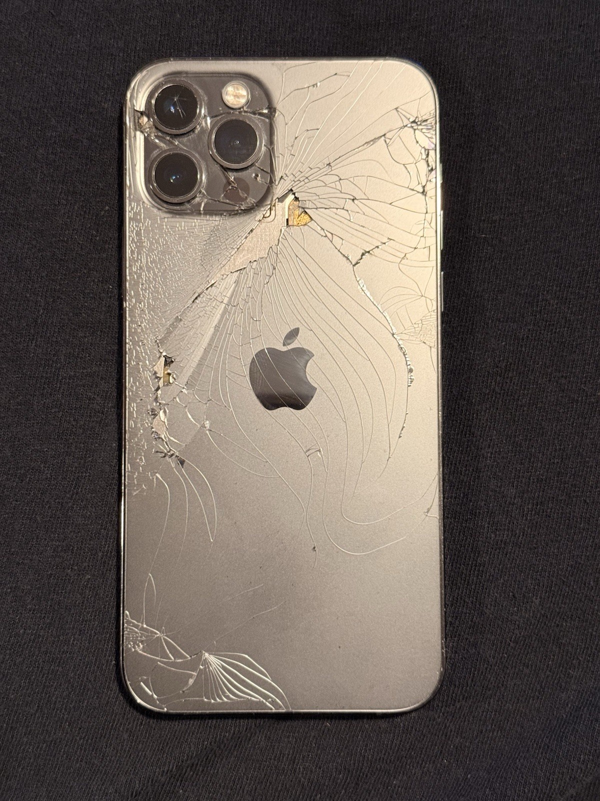 Apple iPhone 12 Pro 128GB grey – Cracked Back/Camera but works. UNLOCKED