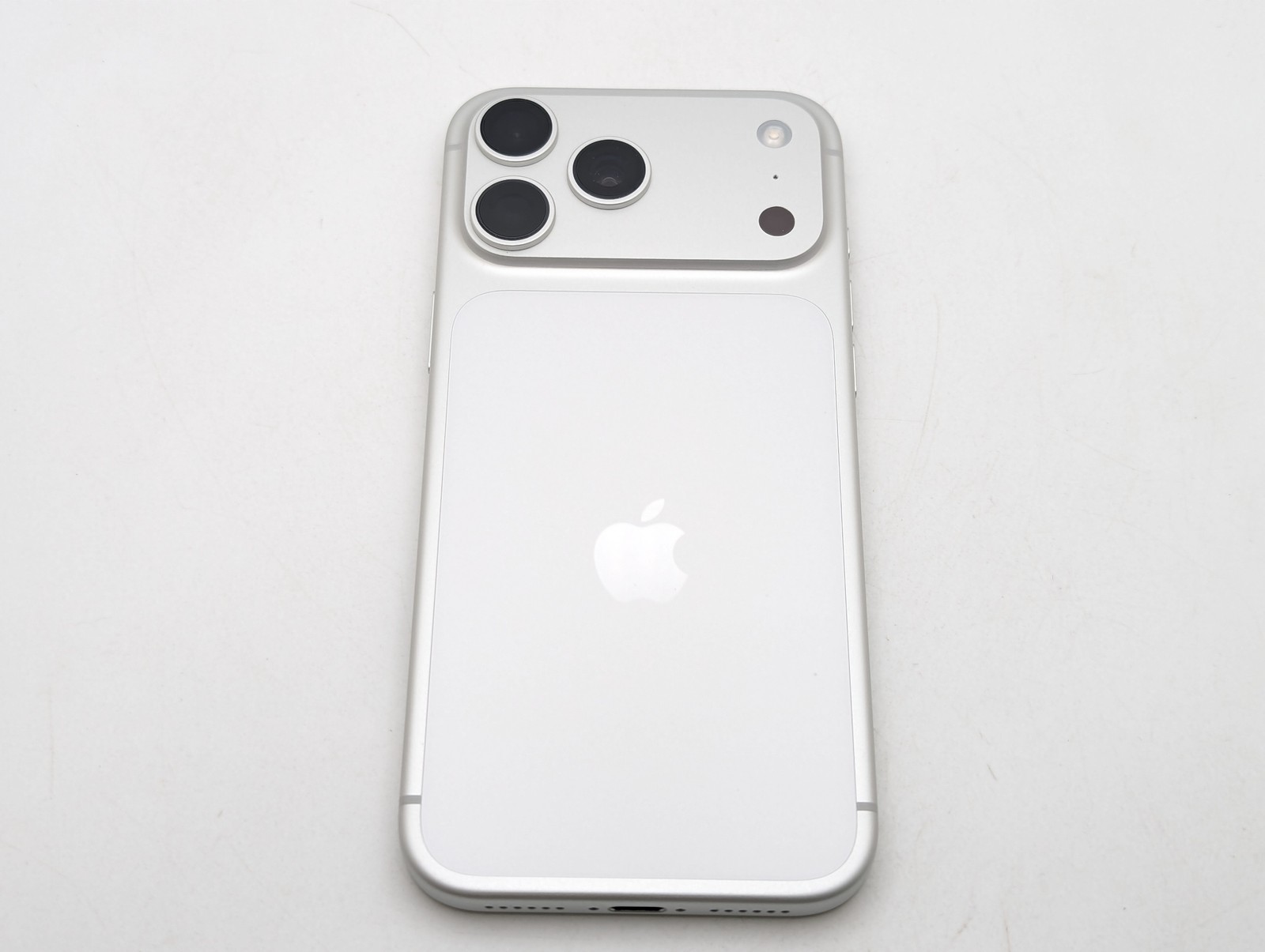Apple iPhone 17 Pro Max A3257 256GB | Silver | US GCI (ALASKA) POLICY ONLY