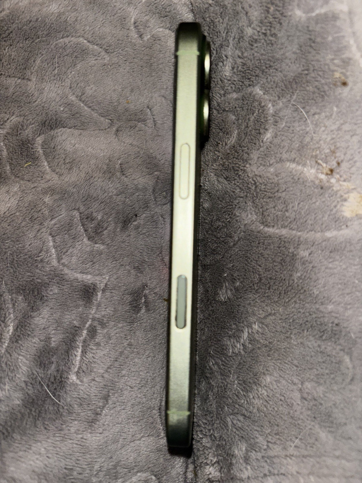 iPhone 17 Green Locked Or I Could Unlock It ! Serious Inquires Only